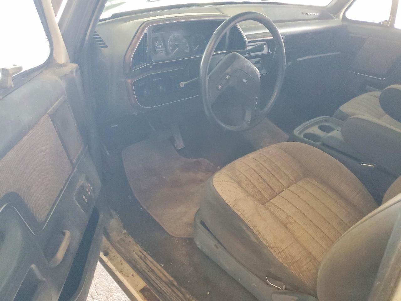 1990 Ford Bronco U100 White vin: 1FMEU15N1LLB33997