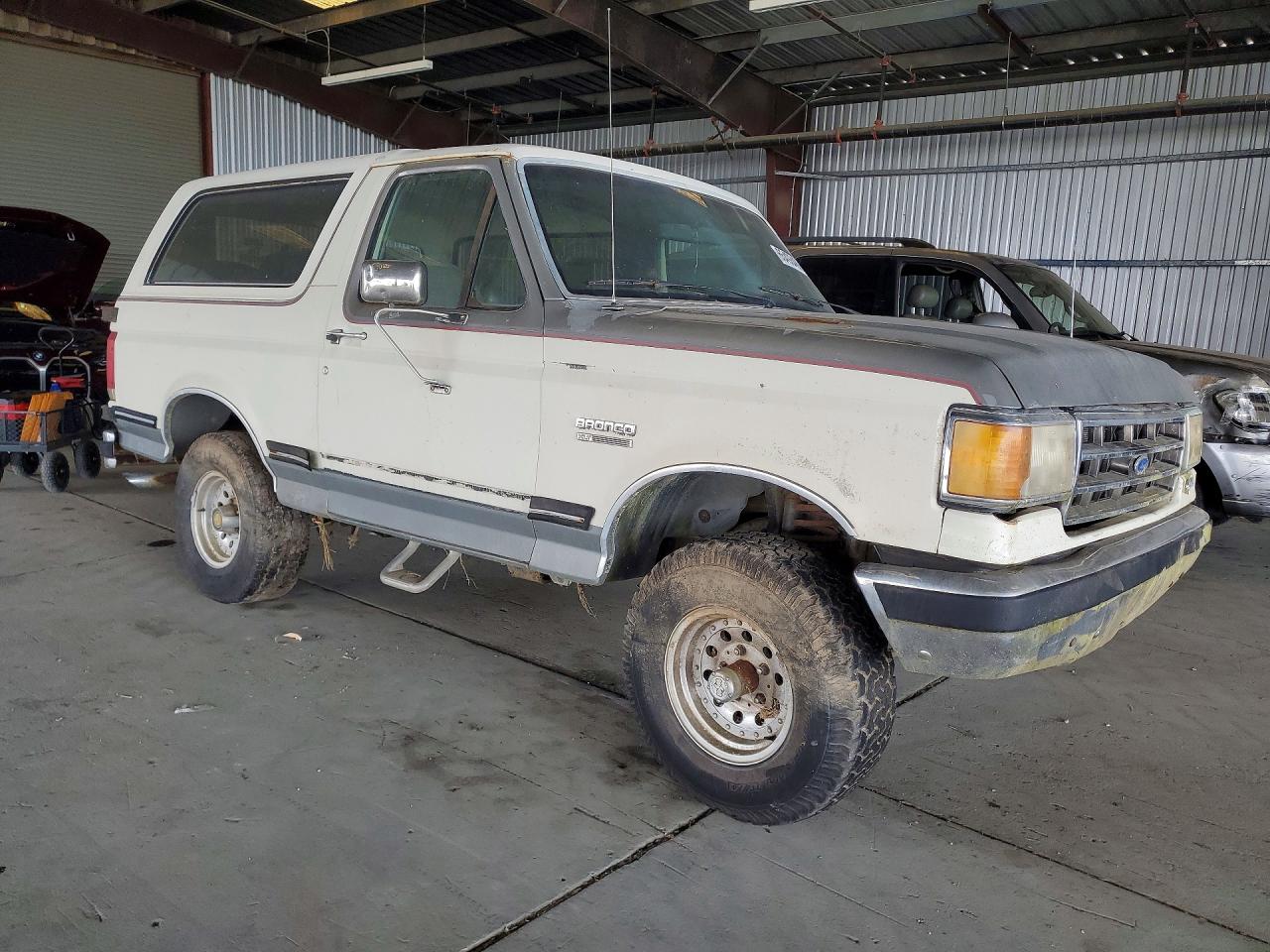 1990 Ford Bronco U100 White vin: 1FMEU15N1LLB33997