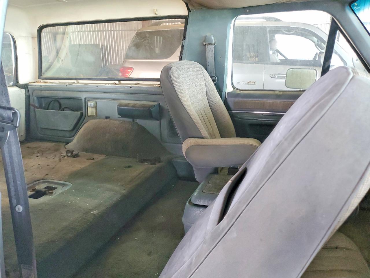 1990 Ford Bronco U100 White vin: 1FMEU15N1LLB33997