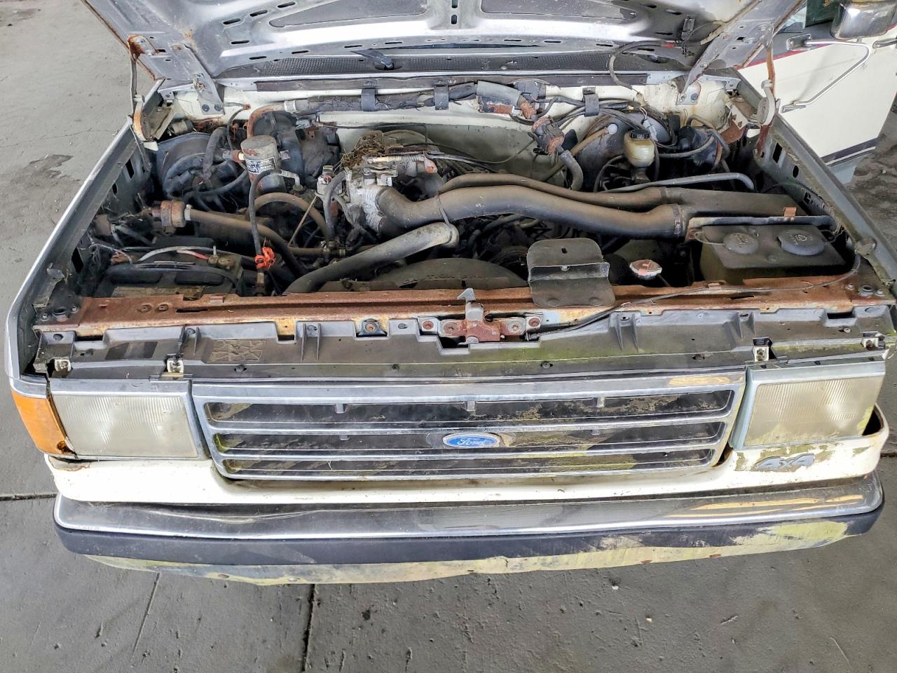 1990 Ford Bronco U100 White vin: 1FMEU15N1LLB33997