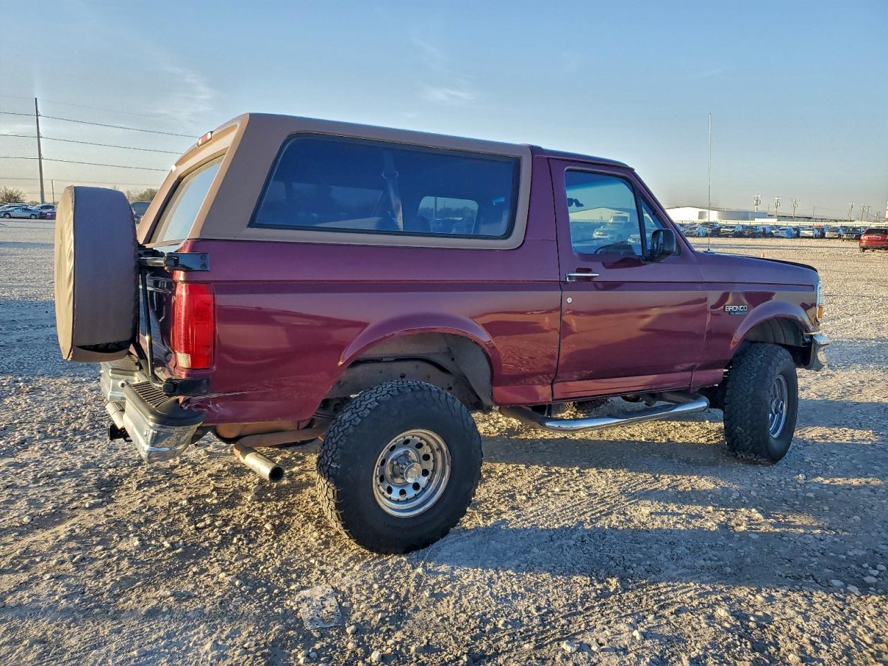 1996 Ford Bronco U100 Burgundy vin: 1FMEU15N1TLB55319