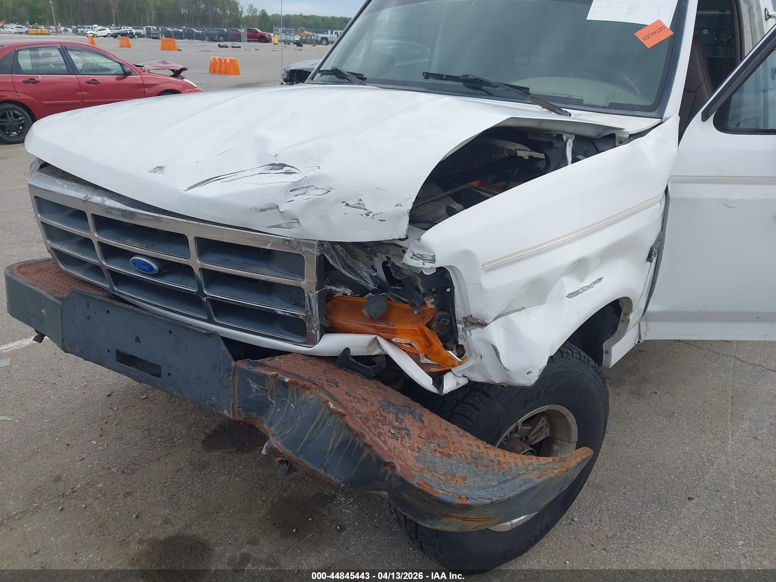 1995 Ford Bronco U100 White vin: 1FMEU15N2SLB32467