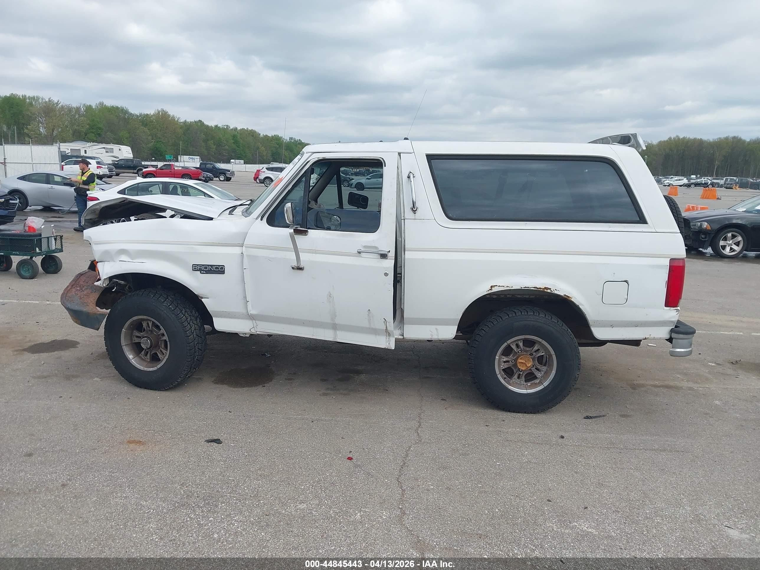 1995 Ford Bronco U100 White vin: 1FMEU15N2SLB32467