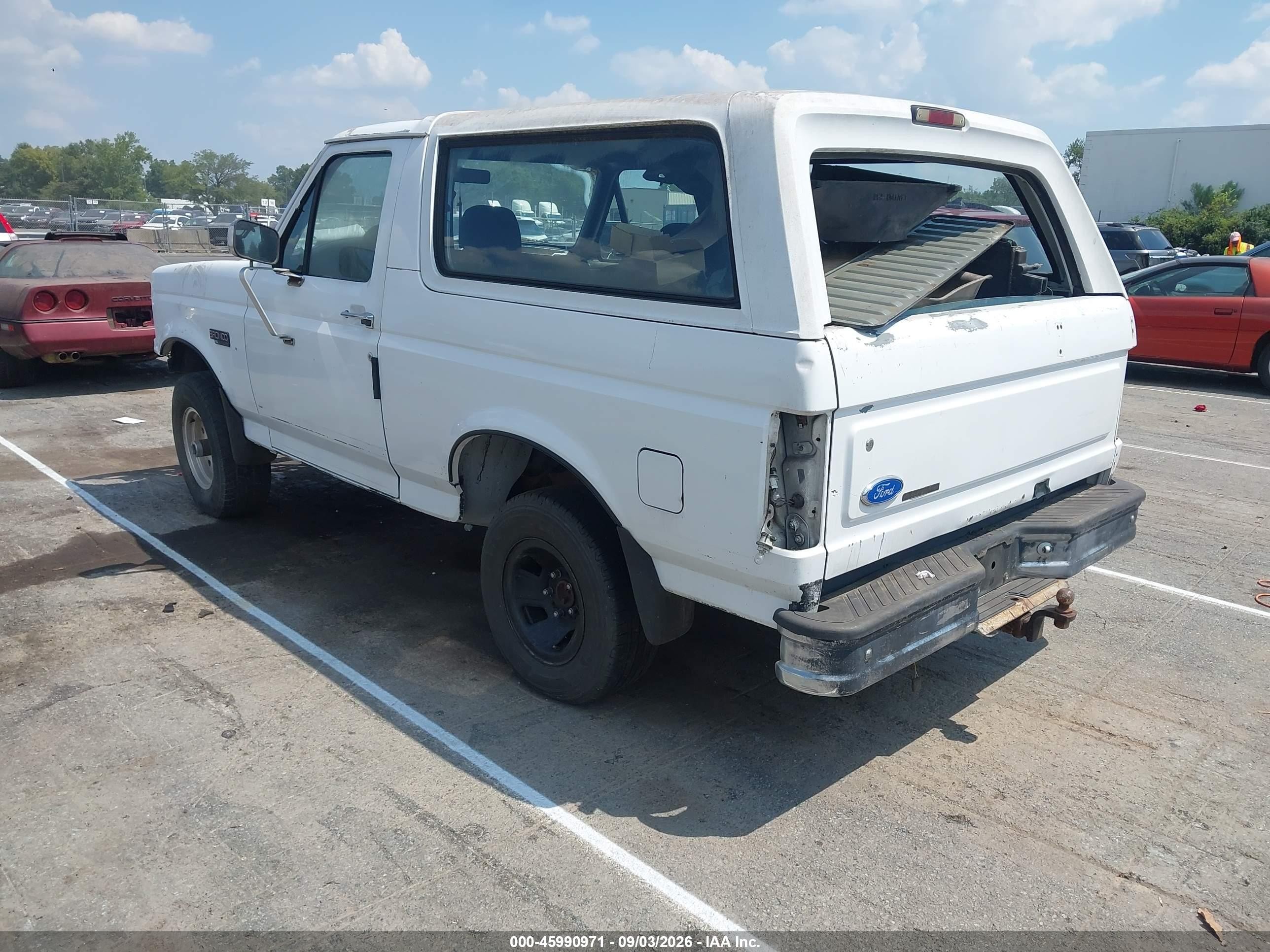 1995 Ford Bronco U100 White vin: 1FMEU15N7SLA17881