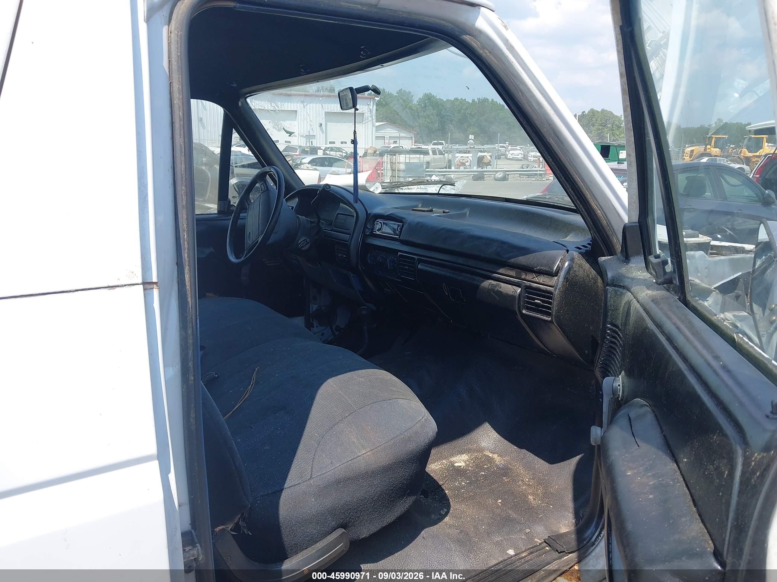 1995 Ford Bronco U100 White vin: 1FMEU15N7SLA17881