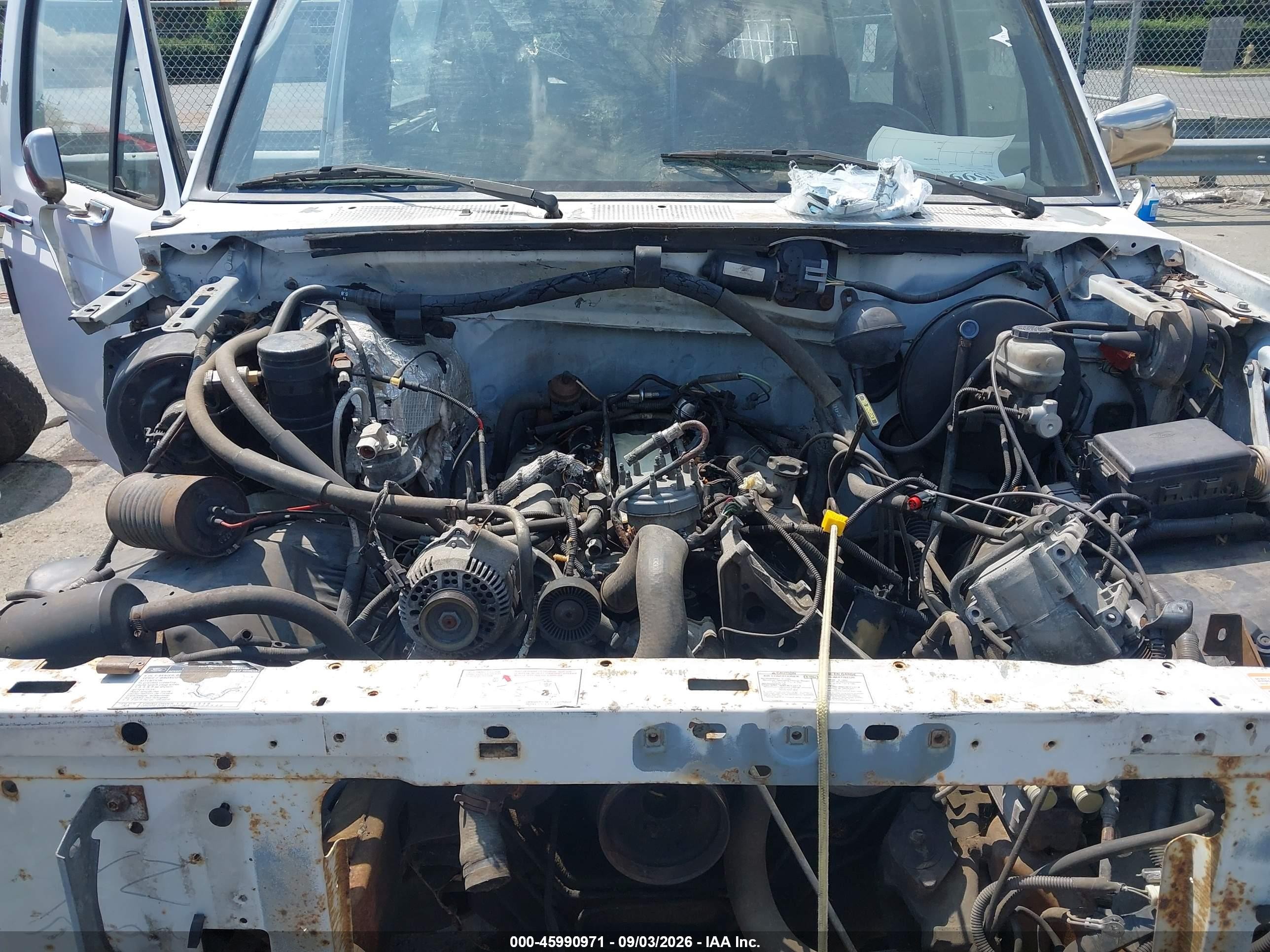 1995 Ford Bronco U100 White vin: 1FMEU15N7SLA17881