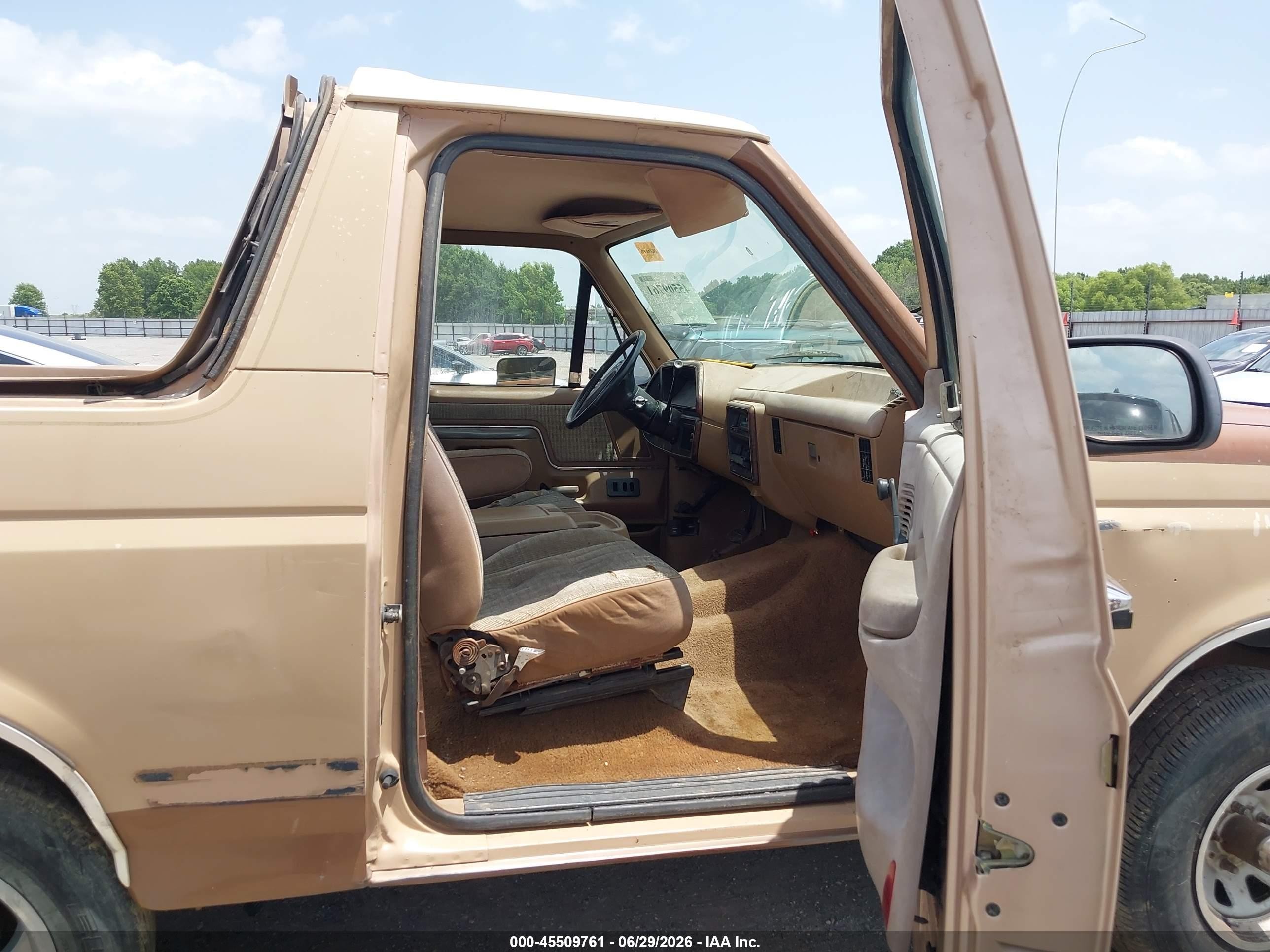 1989 Ford Bronco U100 Коричневый vin: 1FMEU15N8KLB18962