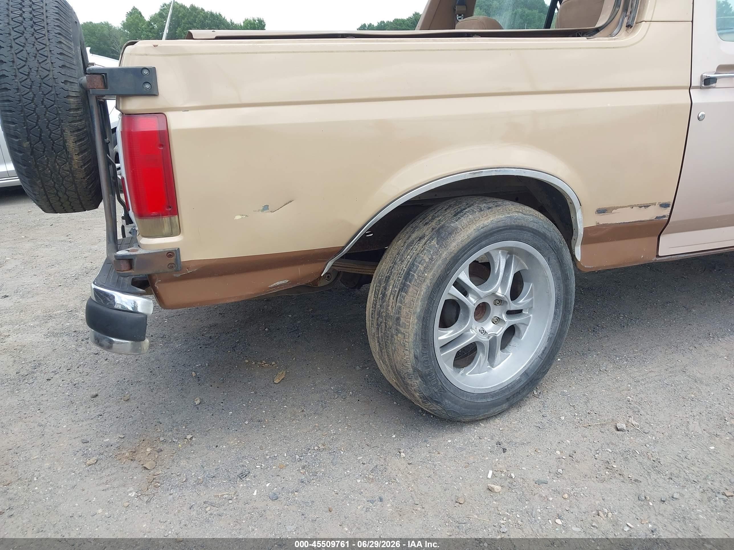1989 Ford Bronco U100 Коричневый vin: 1FMEU15N8KLB18962
