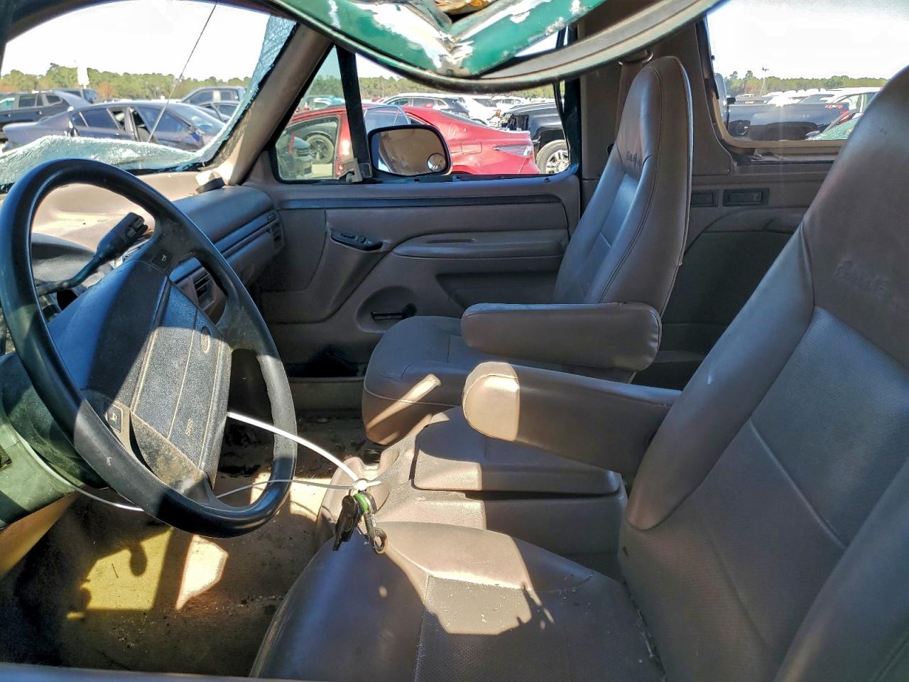 1992 Ford Bronco U100 Двухцветный vin: 1FMEU15N8NLA80654