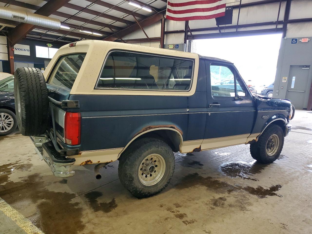 1993 Ford Bronco U100 Teal vin: 1FMEU15NXPLA40353
