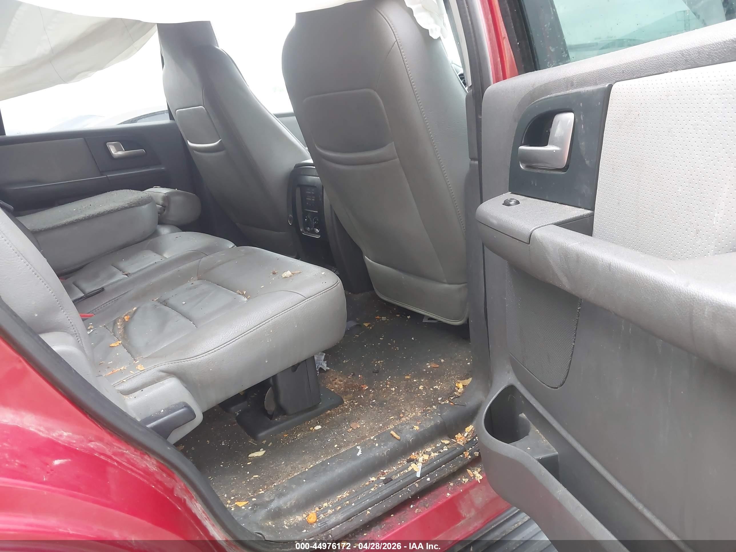 2003 Ford Expedition Xlt Red vin: 1FMEU15W23LC48990