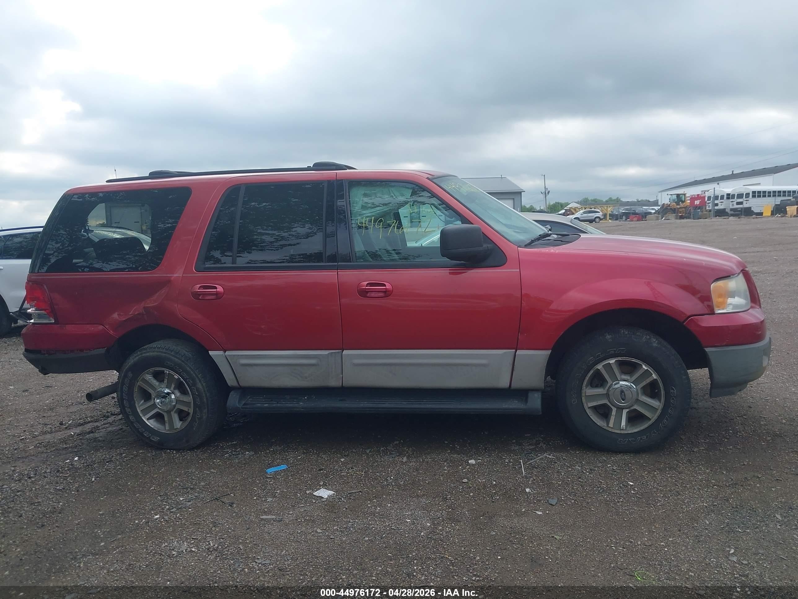 2003 Ford Expedition Xlt Red vin: 1FMEU15W23LC48990