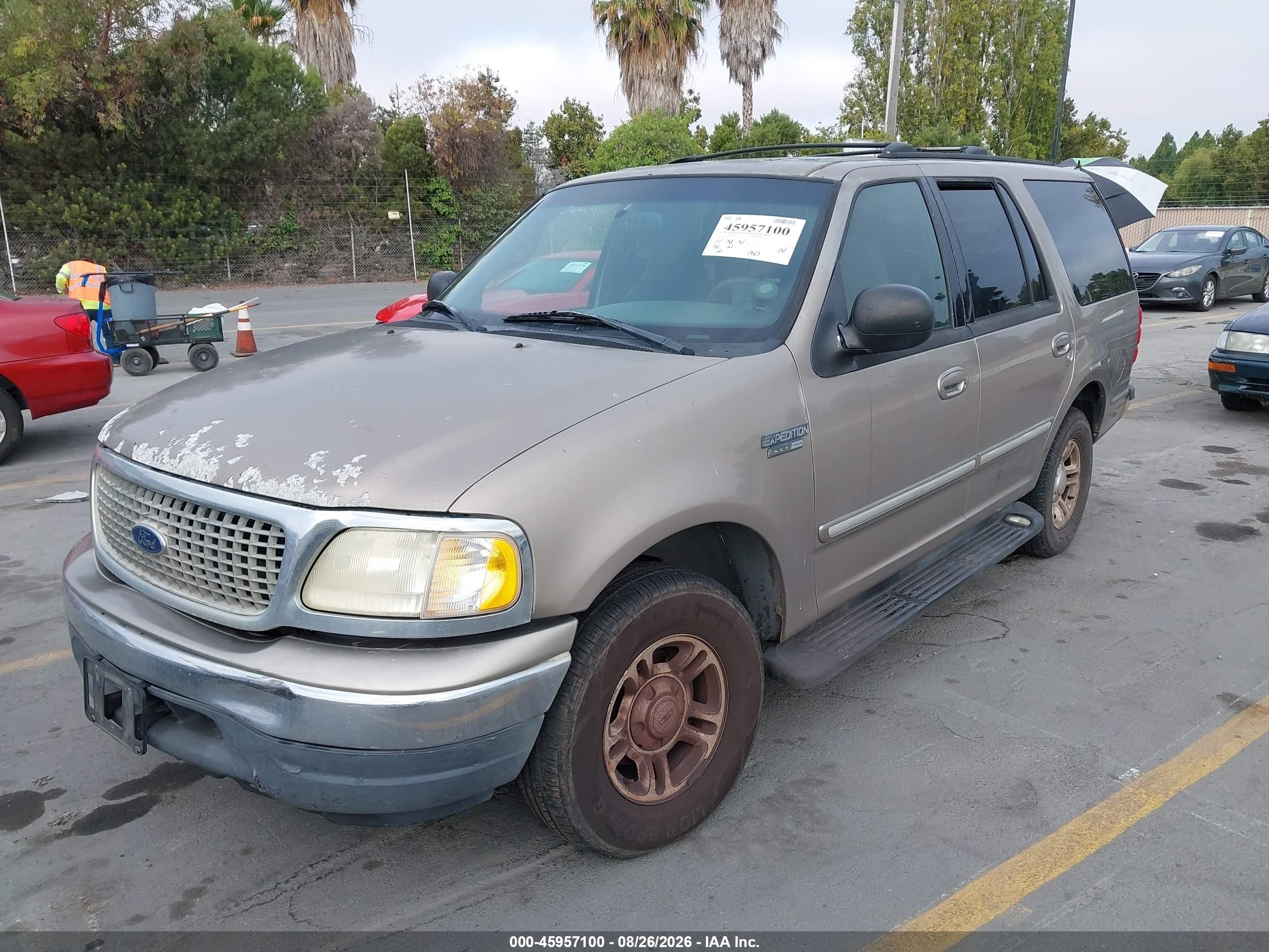 2001 Ford Expedition Xlt Silver vin: 1FMEU15W61LB23228