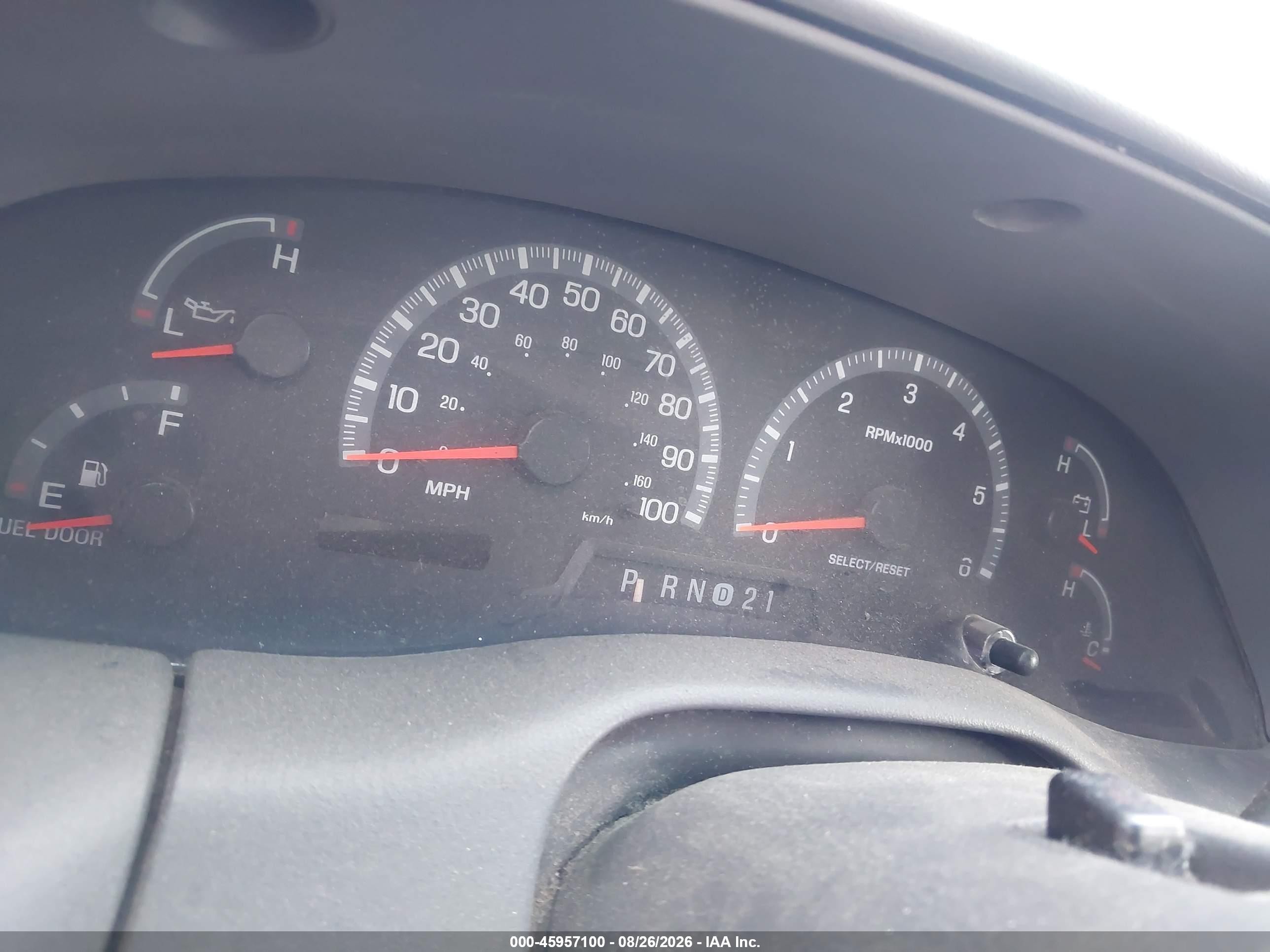 2001 Ford Expedition Xlt Silver vin: 1FMEU15W61LB23228