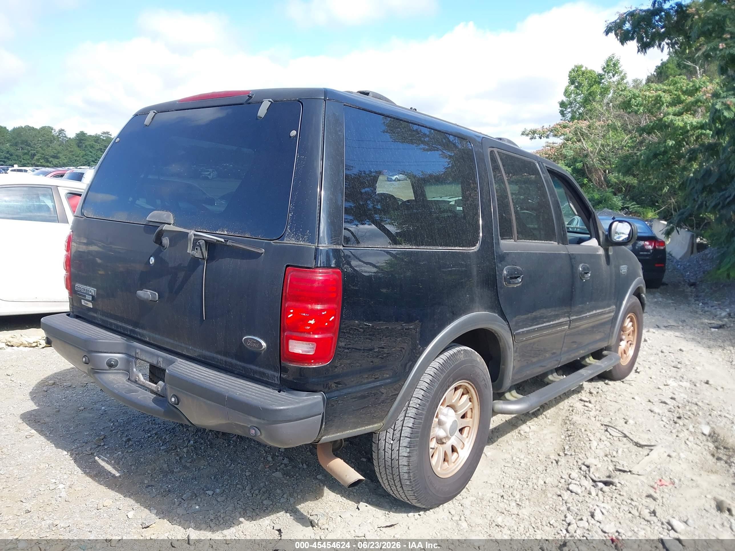 2001 Ford Expedition Xlt Gray vin: 1FMEU15W91LA89625