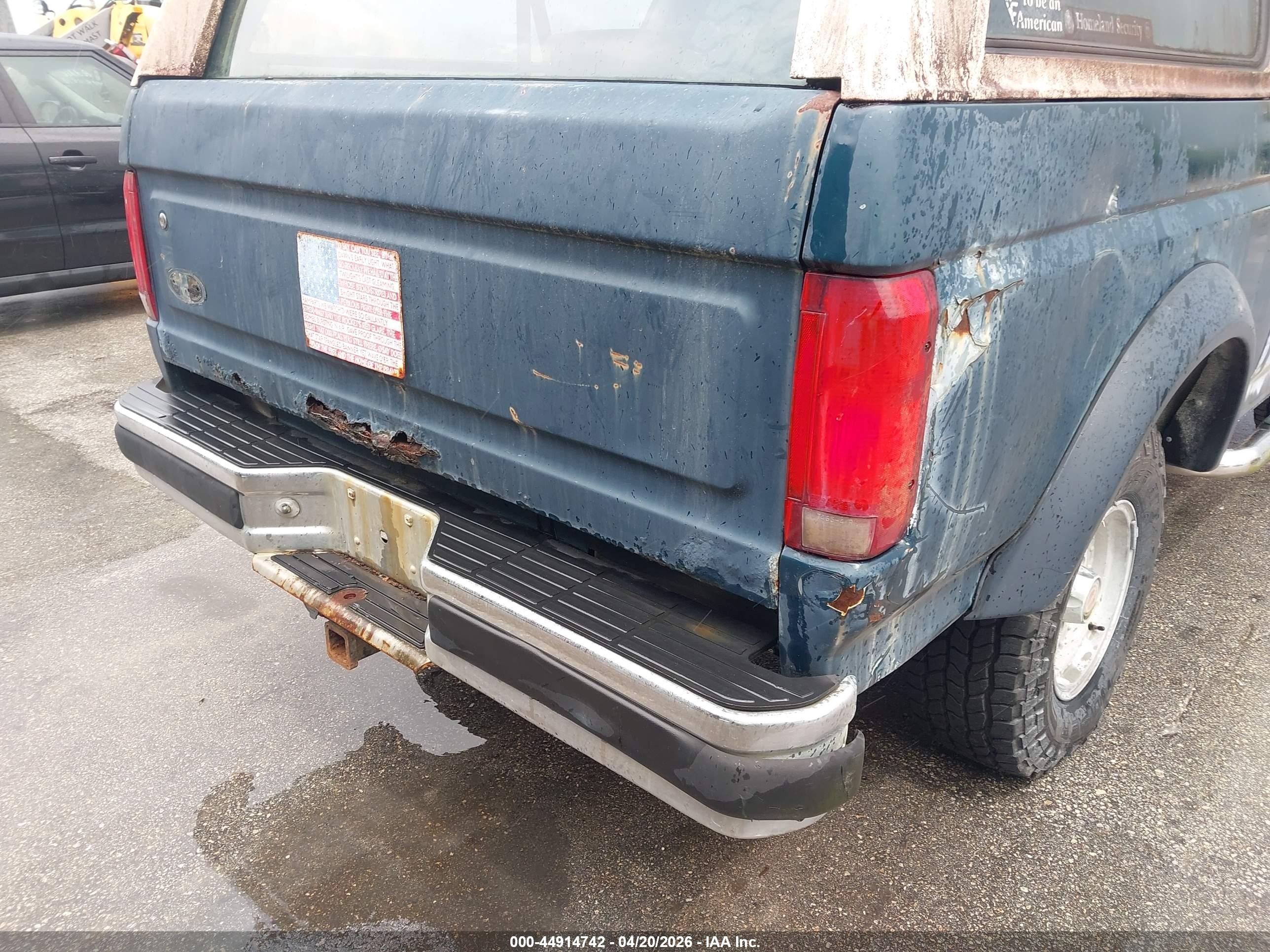 1992 Ford Bronco U100 Green vin: 1FMEU15Y7NLA03154