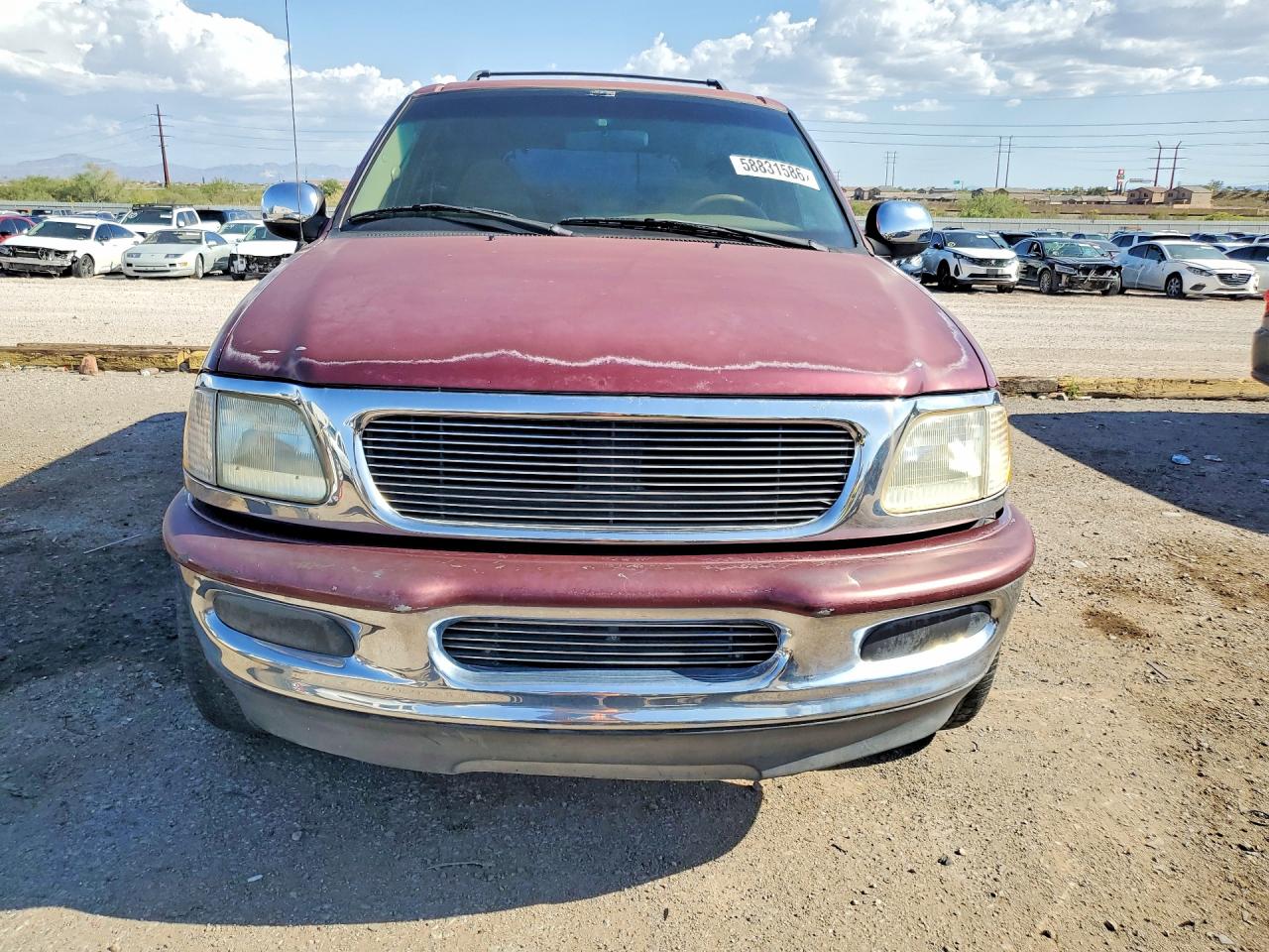 1997 Ford Expedition Burgundy vin: 1FMEU1760VLB69625