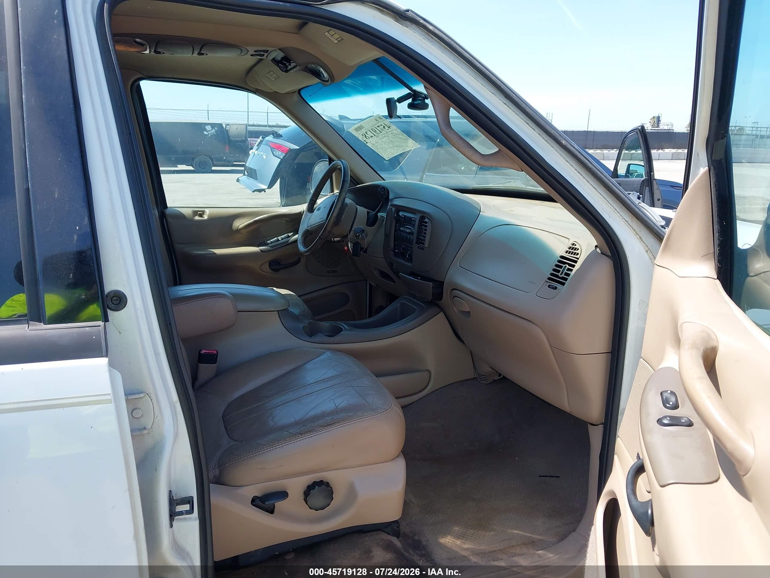 1997 Ford Expedition Eddie Bauer/xlt White vin: 1FMEU17L0VLB83403