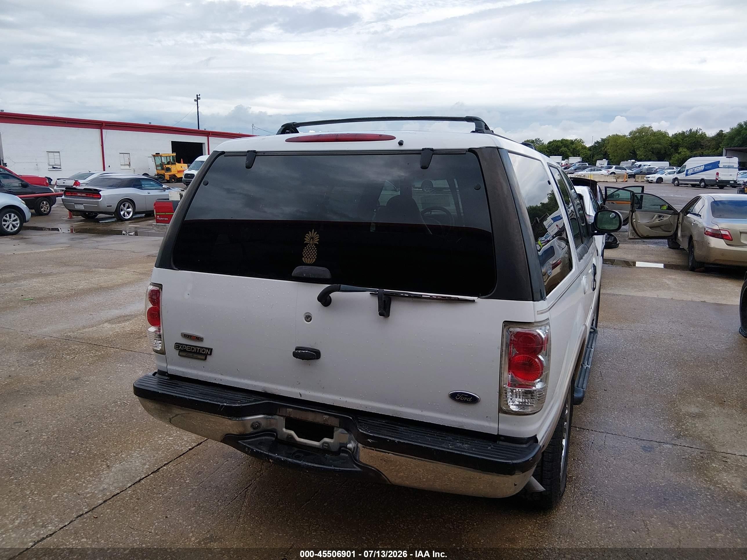 1998 Ford Expedition Eddie Bauer/xlt White vin: 1FMEU17L1WLA01404