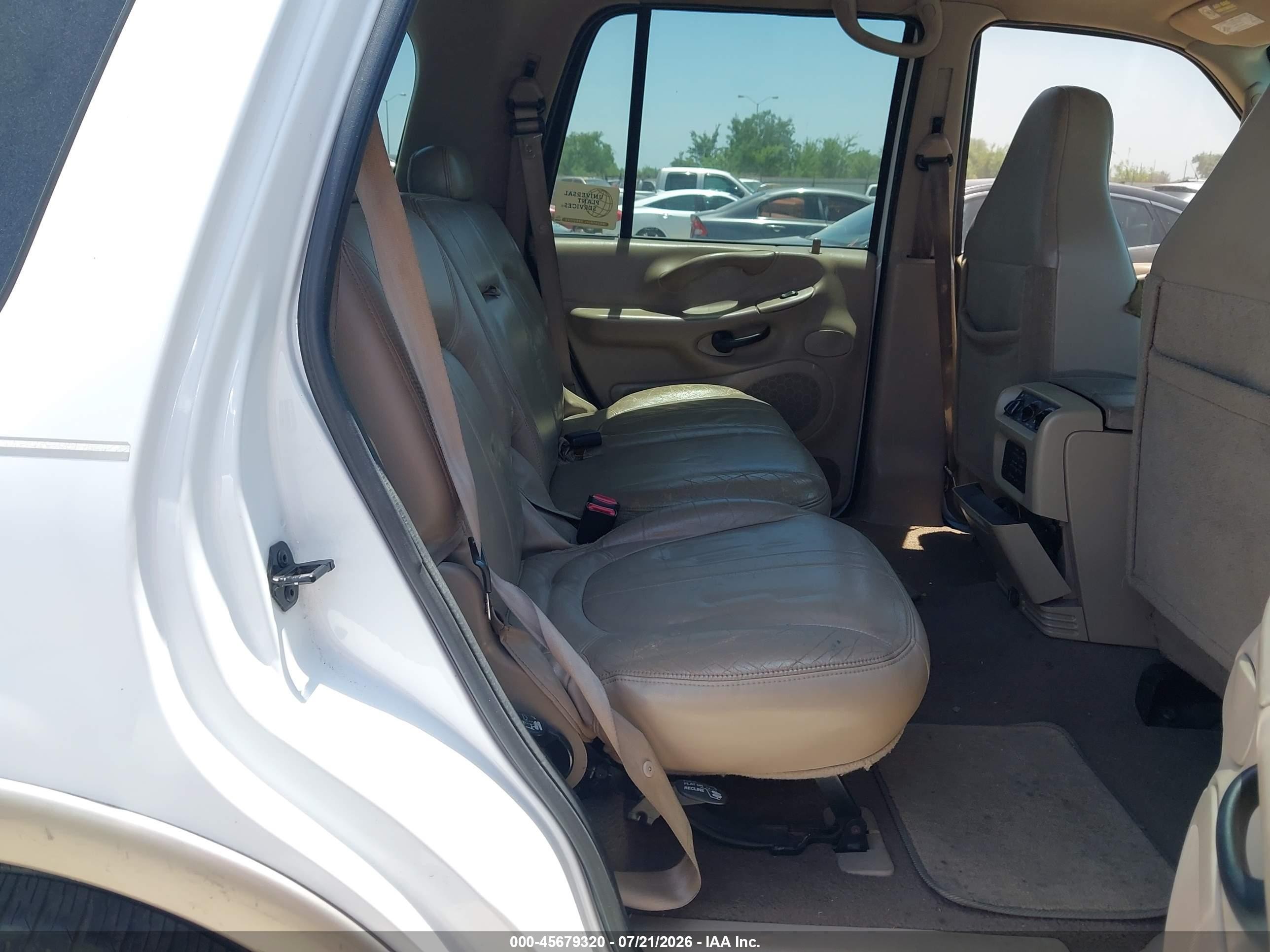 2002 Ford Expedition Eddie Bauer White vin: 1FMEU17L22LA60374