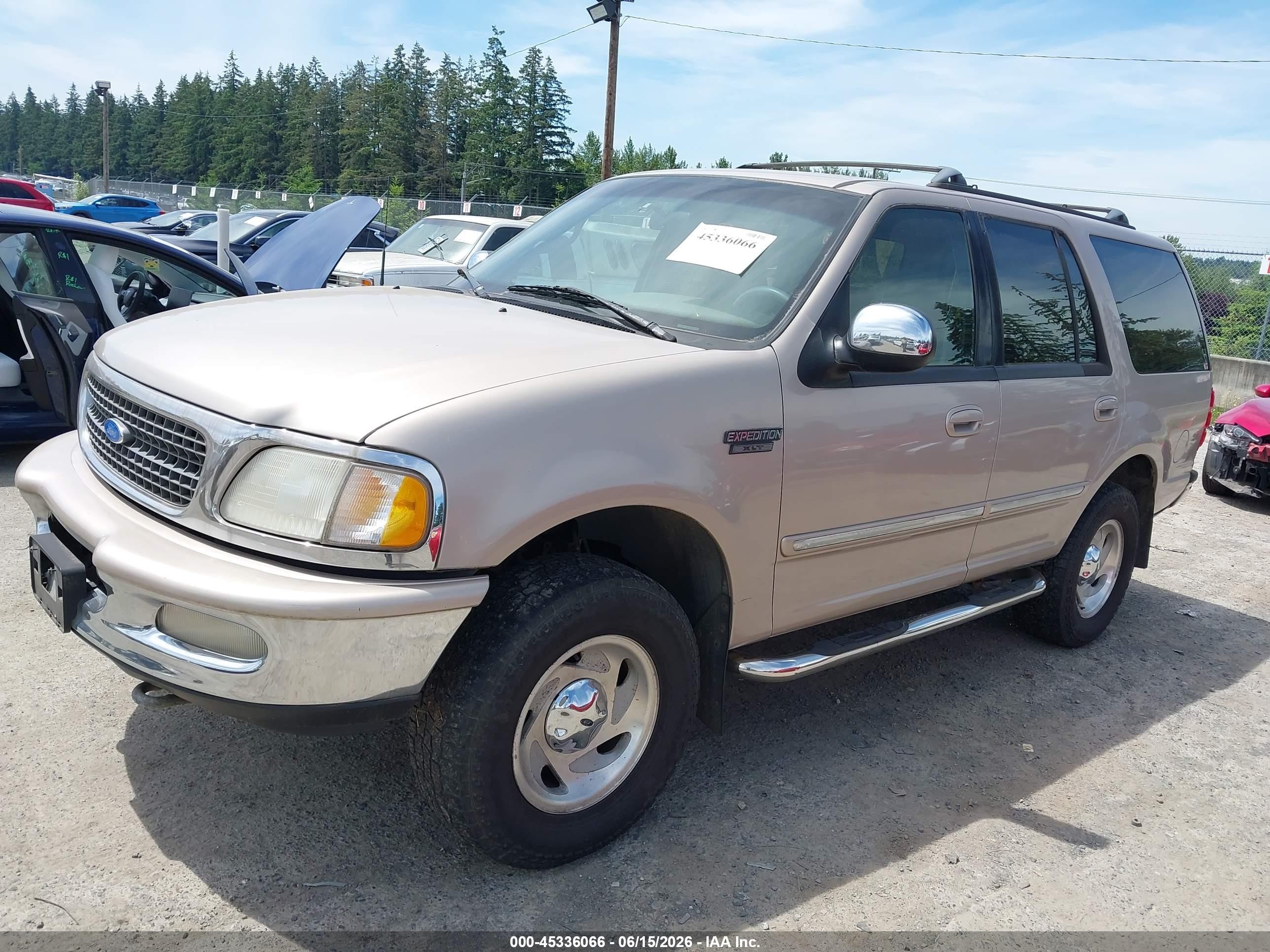 1997 Ford Expedition Eddie Bauer/xlt Beige vin: 1FMEU18WXVLA66548