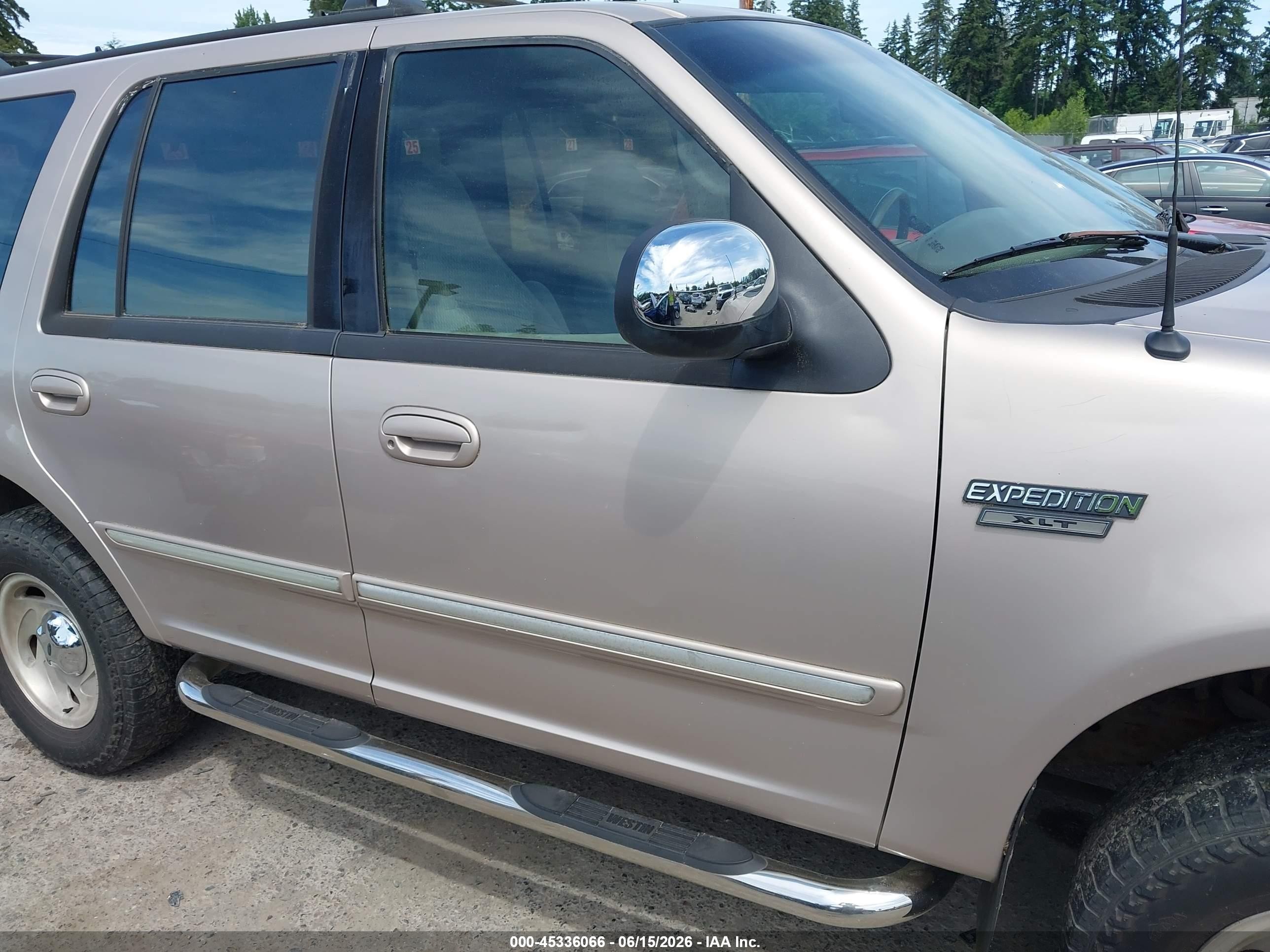 1997 Ford Expedition Eddie Bauer/xlt Beige vin: 1FMEU18WXVLA66548