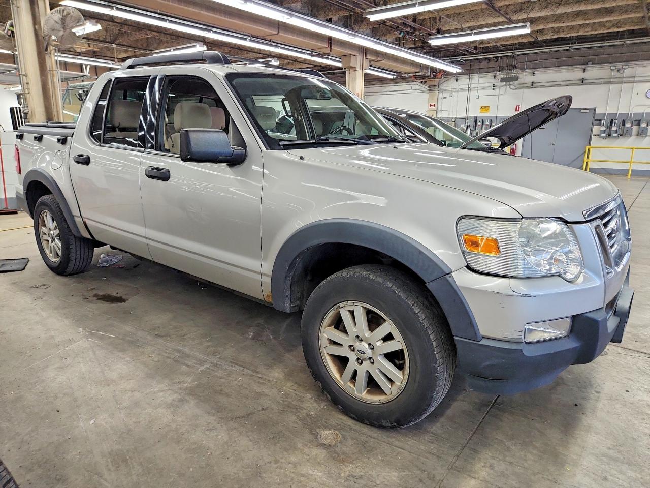 2008 Ford Explorer Sport Trac Xlt Silver vin: 1FMEU31E38UA41583