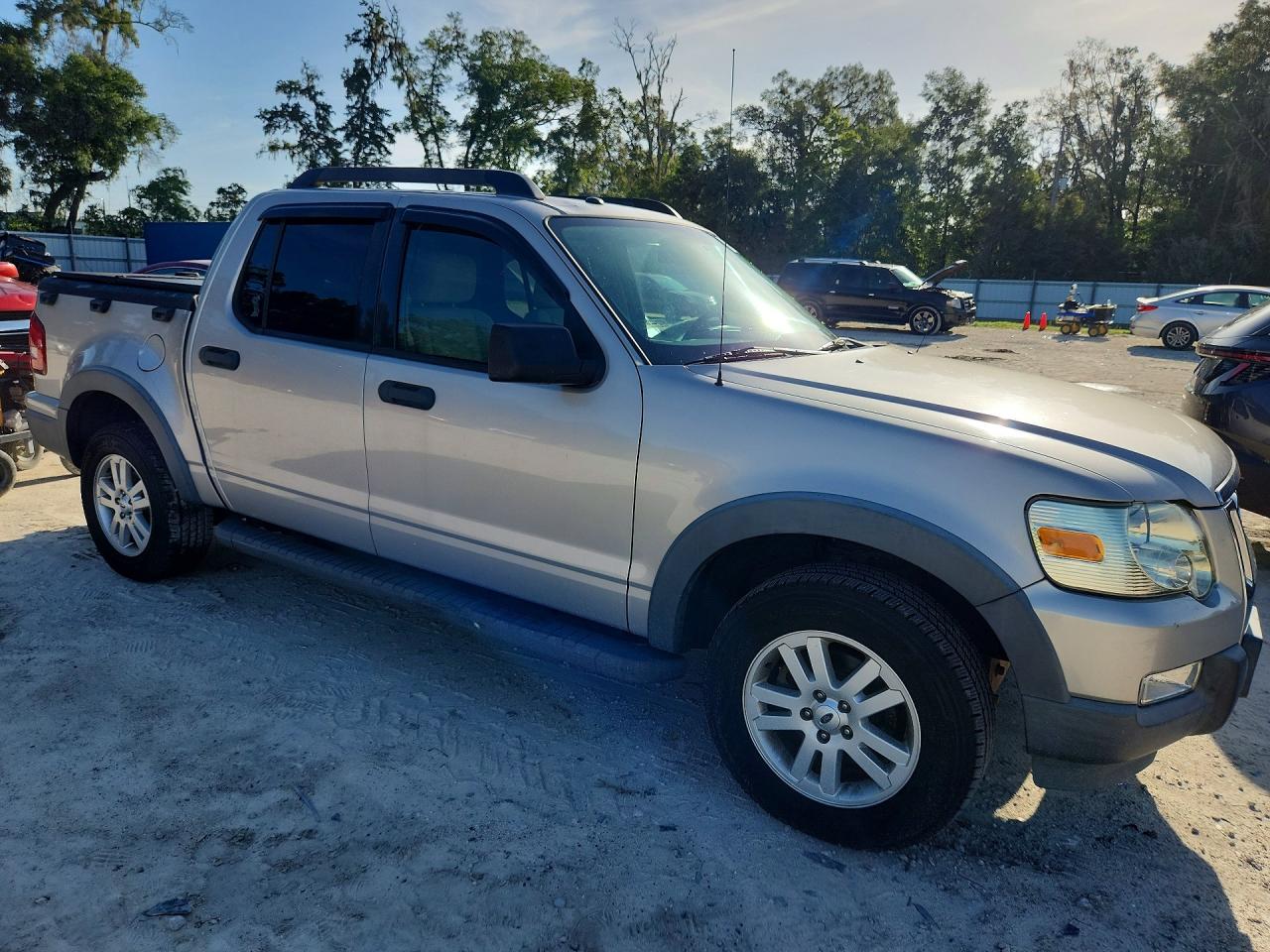 2008 Ford Explorer Sport Trac Xlt Silver vin: 1FMEU31E38UB34281