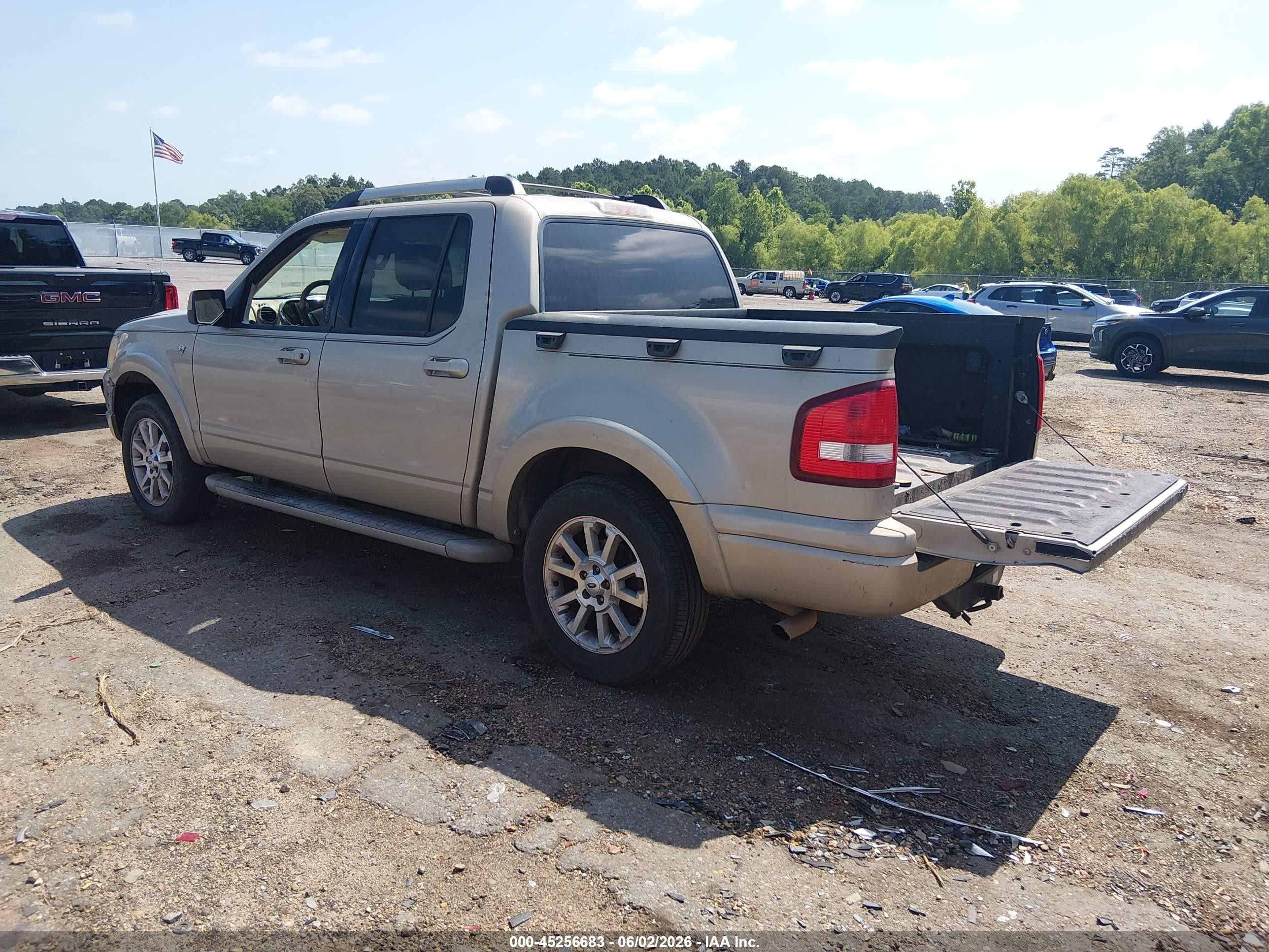 2007 Ford Explorer Sport Trac Limited Beige vin: 1FMEU33877UA14747