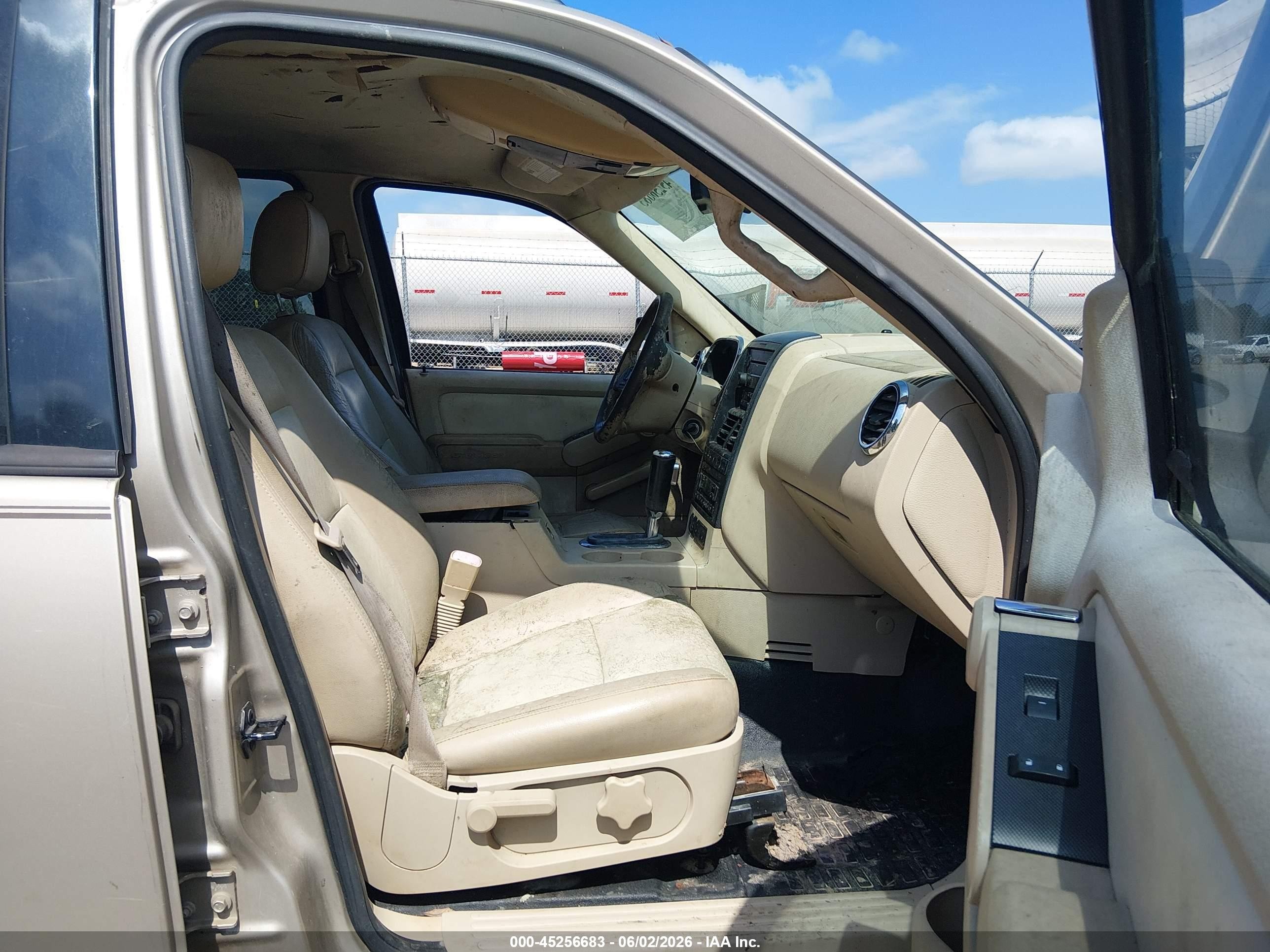 2007 Ford Explorer Sport Trac Limited Beige vin: 1FMEU33877UA14747