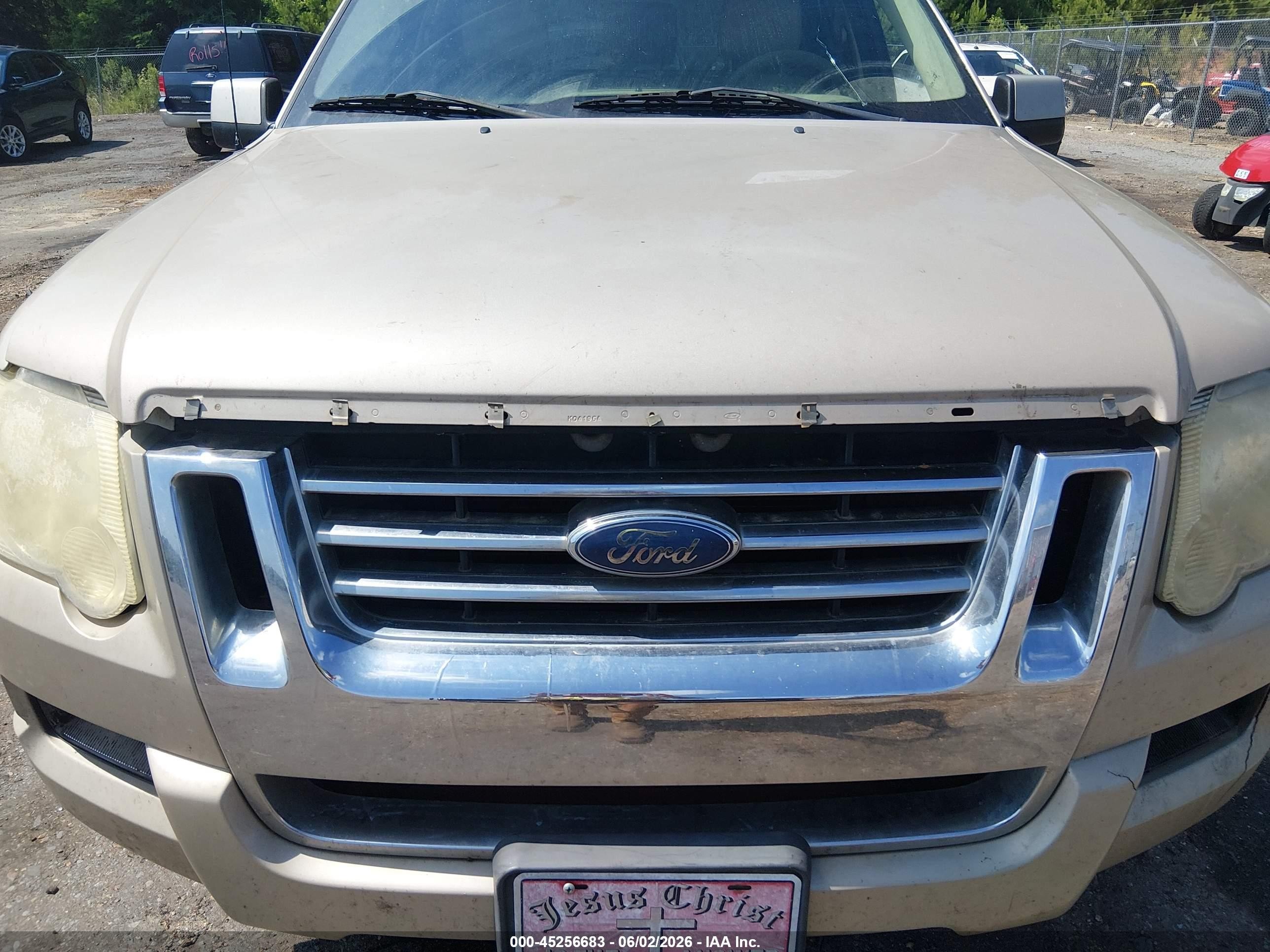 2007 Ford Explorer Sport Trac Limited Beige vin: 1FMEU33877UA14747