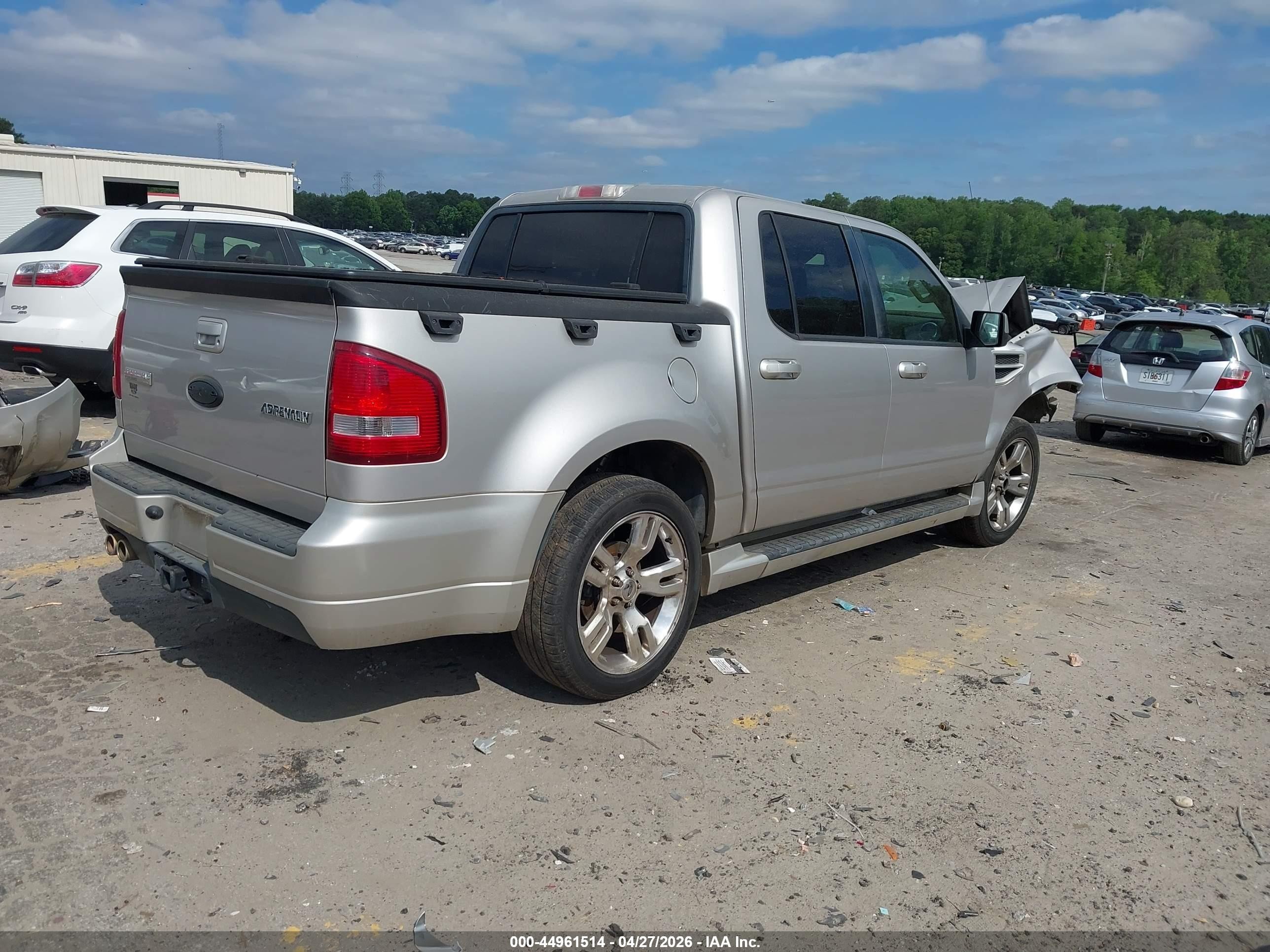 2008 Ford Explorer Sport Trac Limited Silver vin: 1FMEU33878UB27017