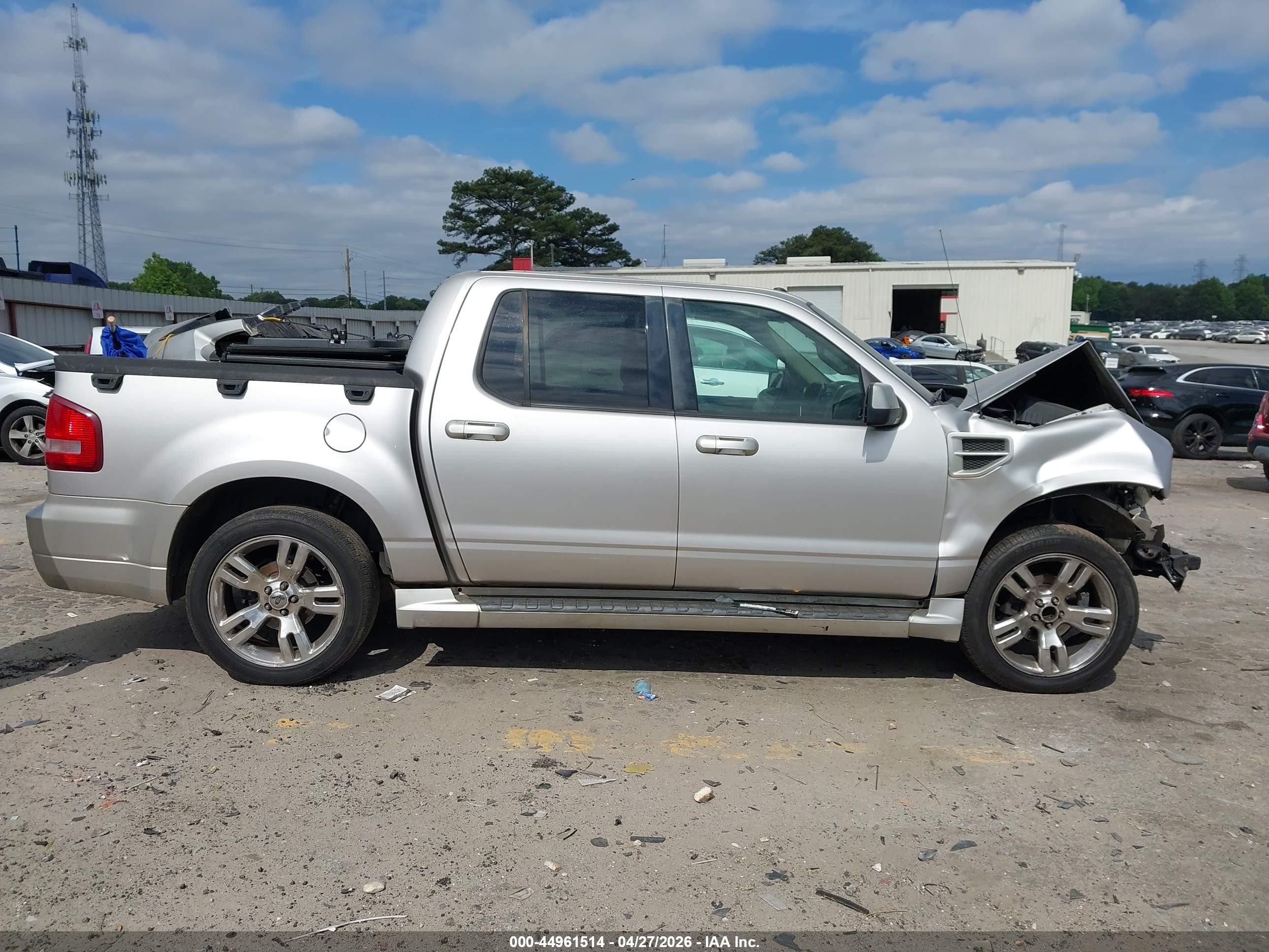 2008 Ford Explorer Sport Trac Limited Silver vin: 1FMEU33878UB27017