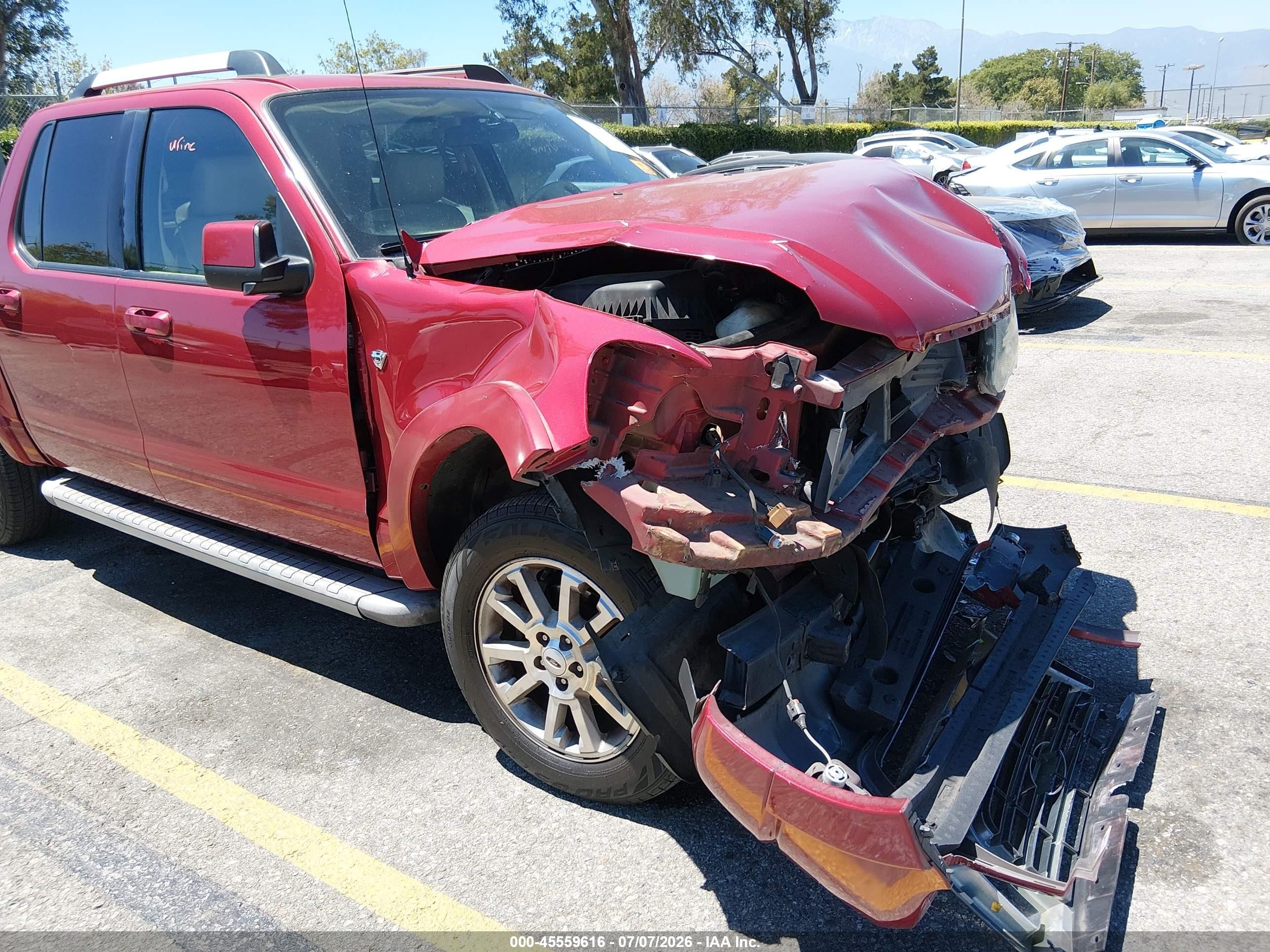 2007 Ford Explorer Sport Trac Limited Red vin: 1FMEU338X7UA14063