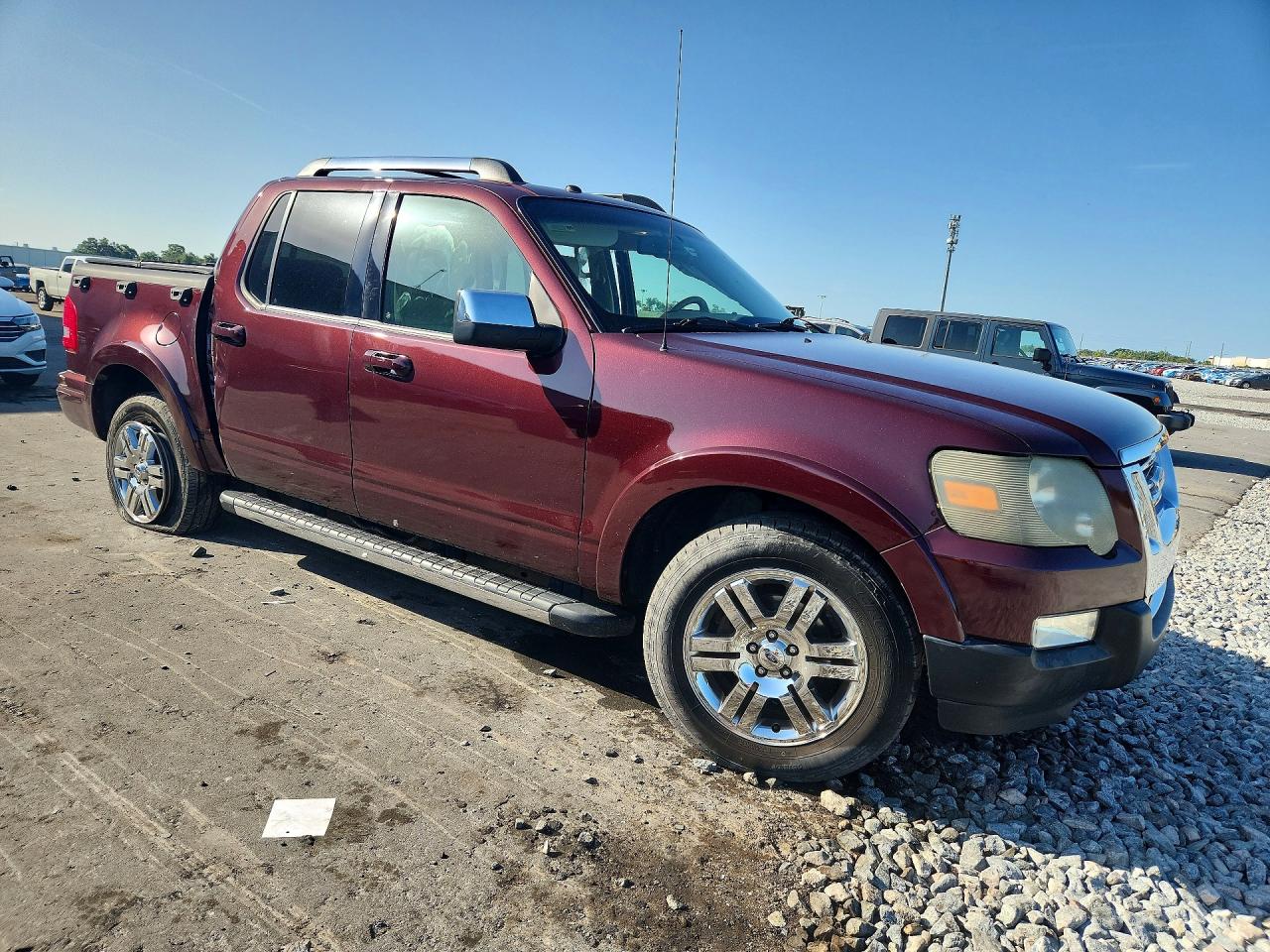 2008 Ford Explorer Sport Trac Limited Burgundy vin: 1FMEU33E08UB26202