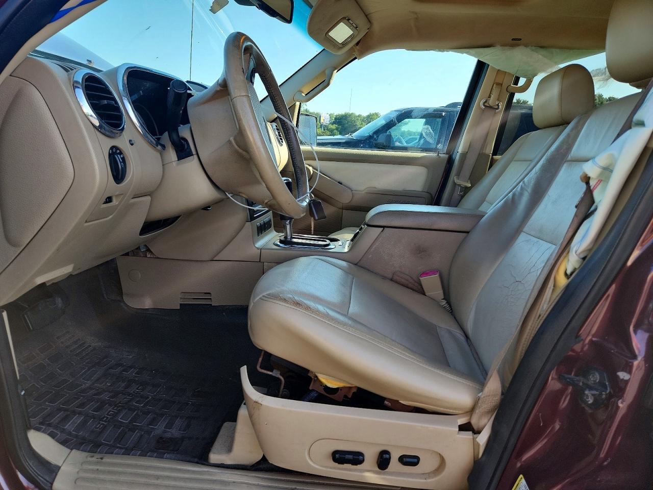 2008 Ford Explorer Sport Trac Limited Burgundy vin: 1FMEU33E08UB26202