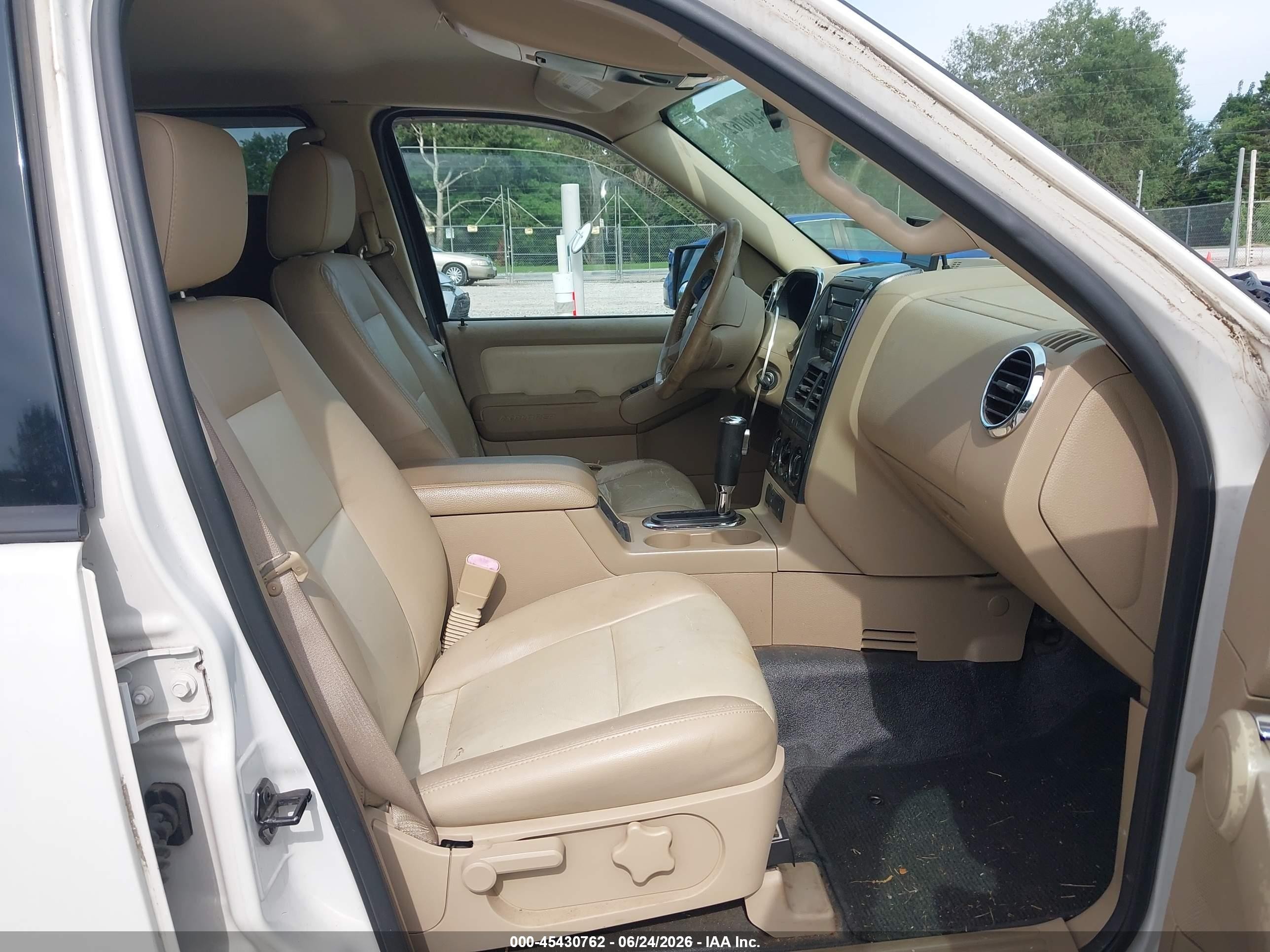 2008 Ford Explorer Sport Trac Limited Белый vin: 1FMEU33E48UA00487