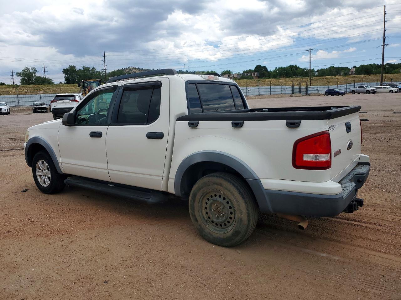 2010 Ford Explorer Sport Trac Xlt White vin: 1FMEU3BEXAUF03934
