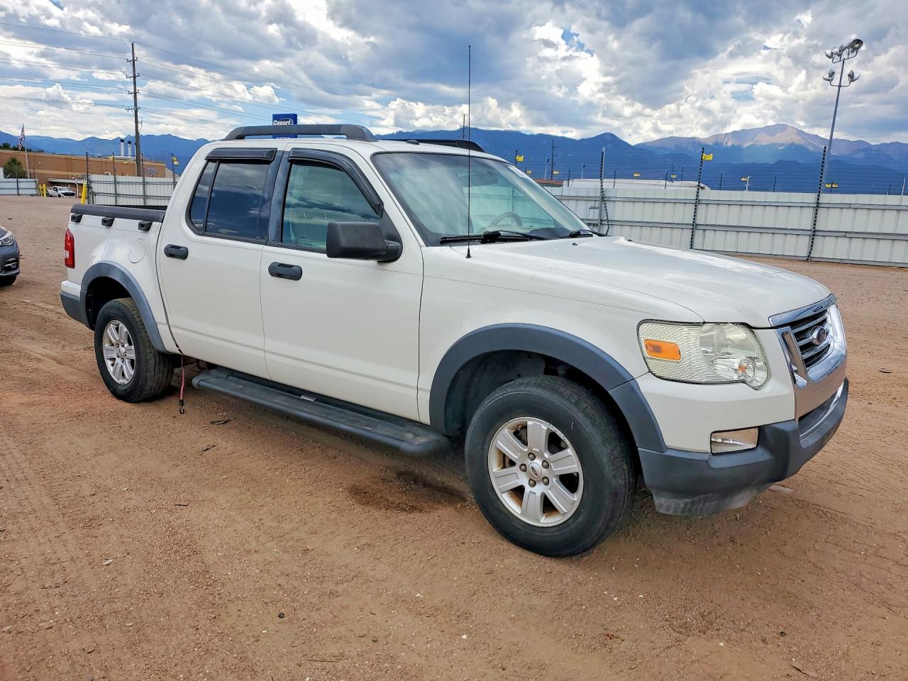 2010 Ford Explorer Sport Trac Xlt White vin: 1FMEU3BEXAUF03934