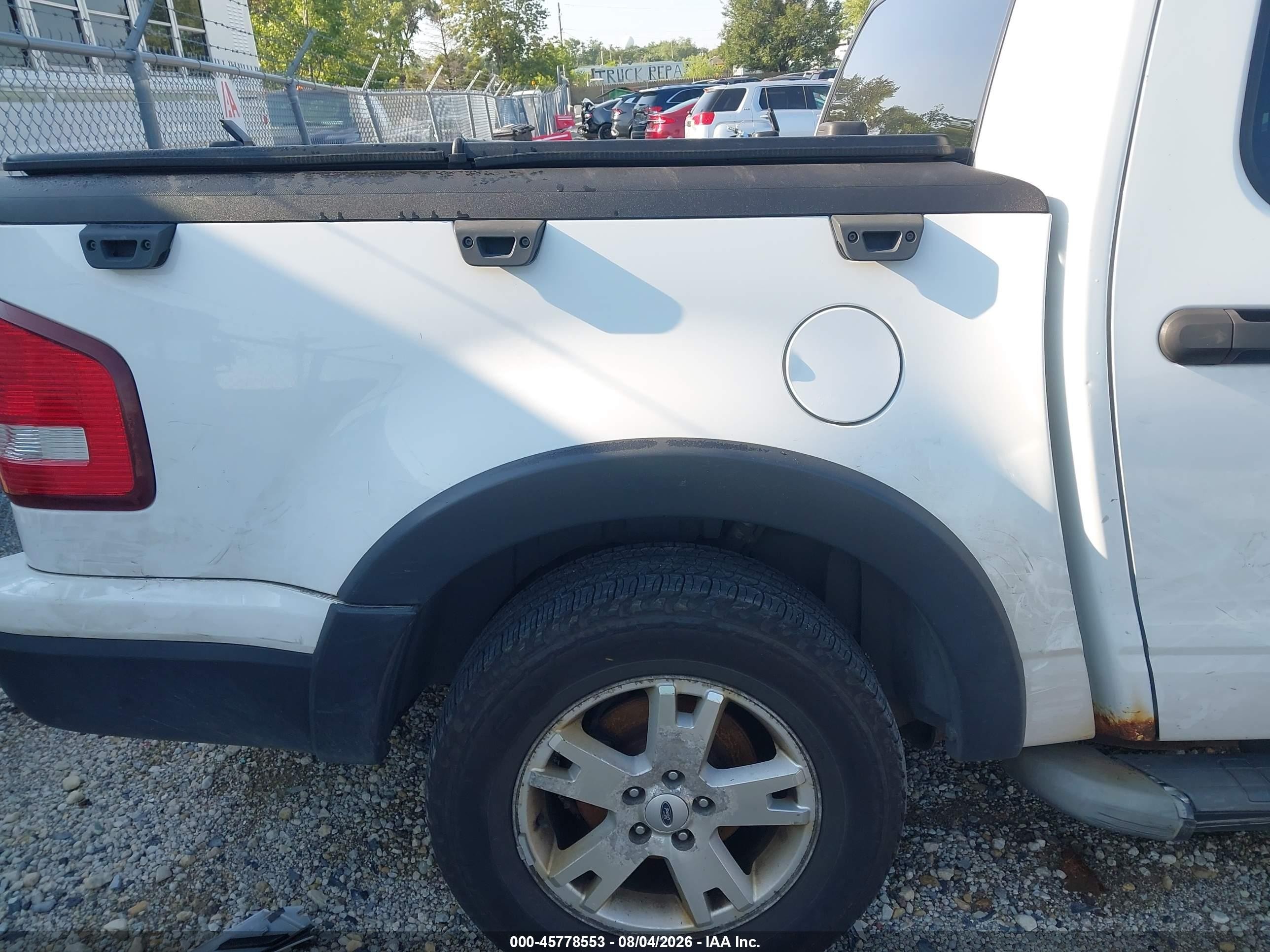 2007 Ford Explorer Sport Trac Xlt Белый vin: 1FMEU51K17UA24894