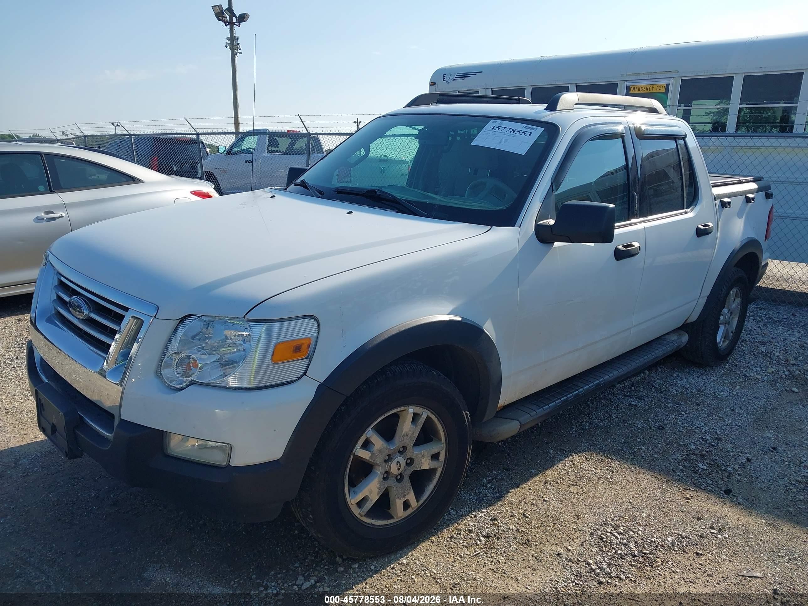 2007 Ford Explorer Sport Trac Xlt Белый vin: 1FMEU51K17UA24894