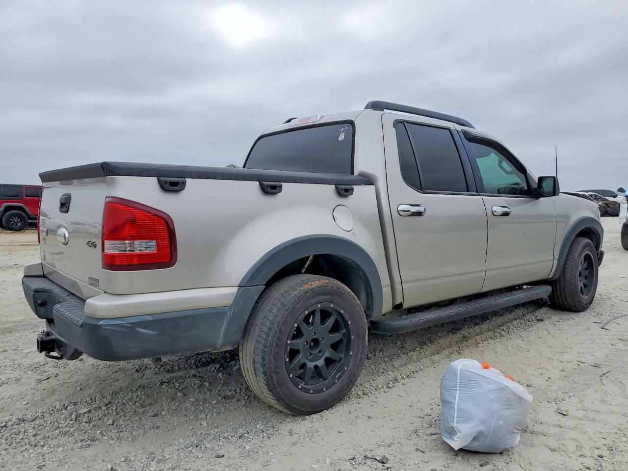 2007 Ford Explorer Sport Trac Xlt Silver vin: 1FMEU51K27UA07862