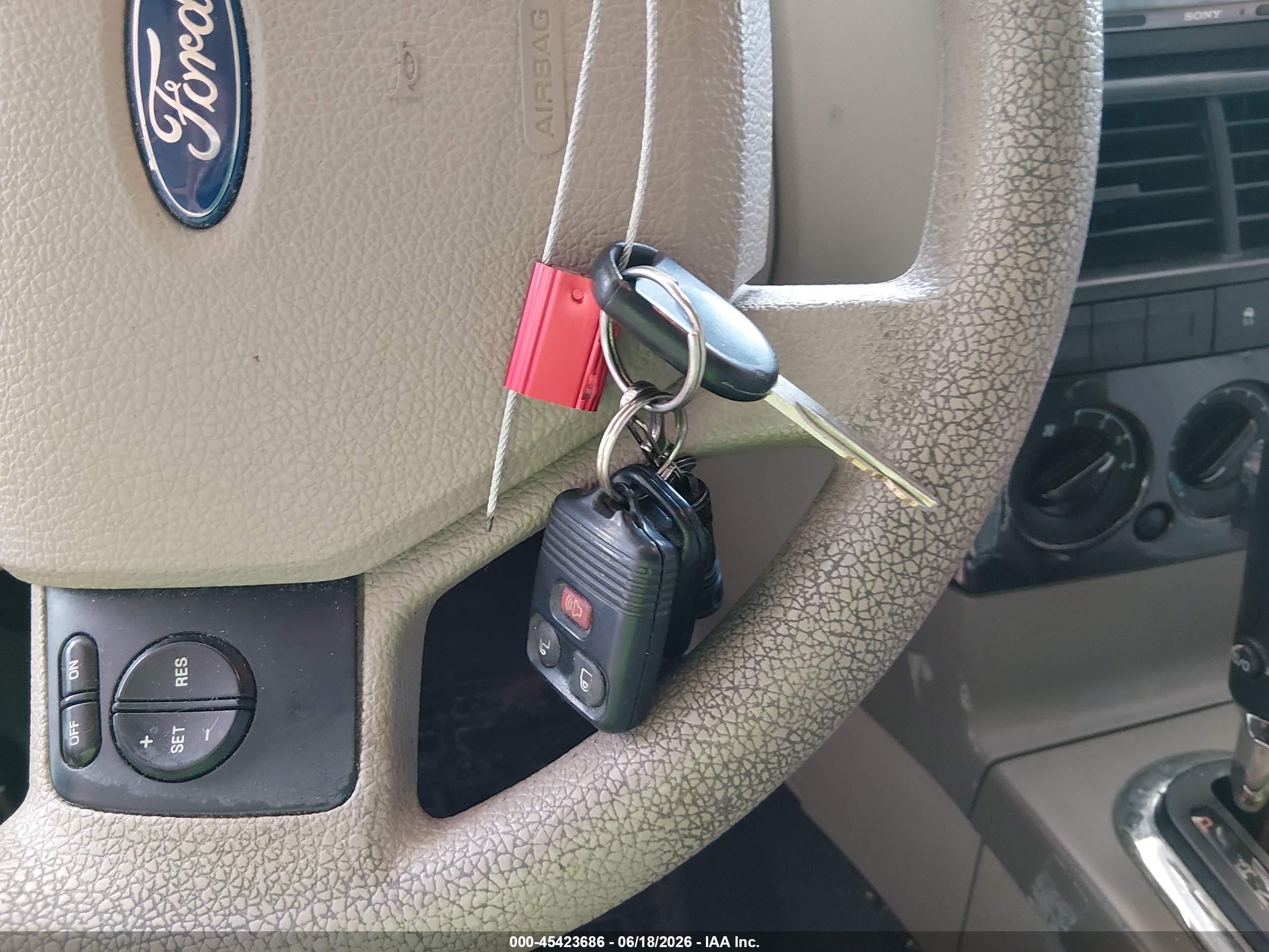 2007 Ford Explorer Sport Trac Xlt Белый vin: 1FMEU51K47UB11902