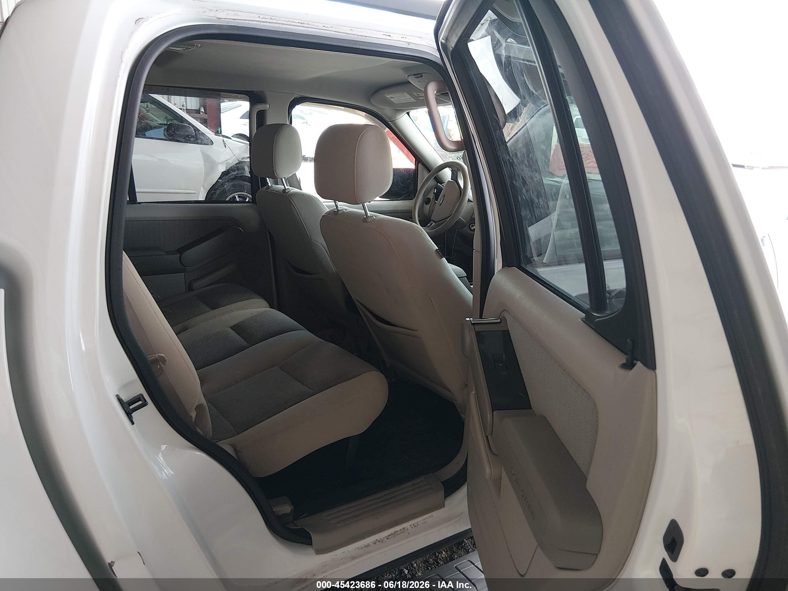 2007 Ford Explorer Sport Trac Xlt Белый vin: 1FMEU51K47UB11902