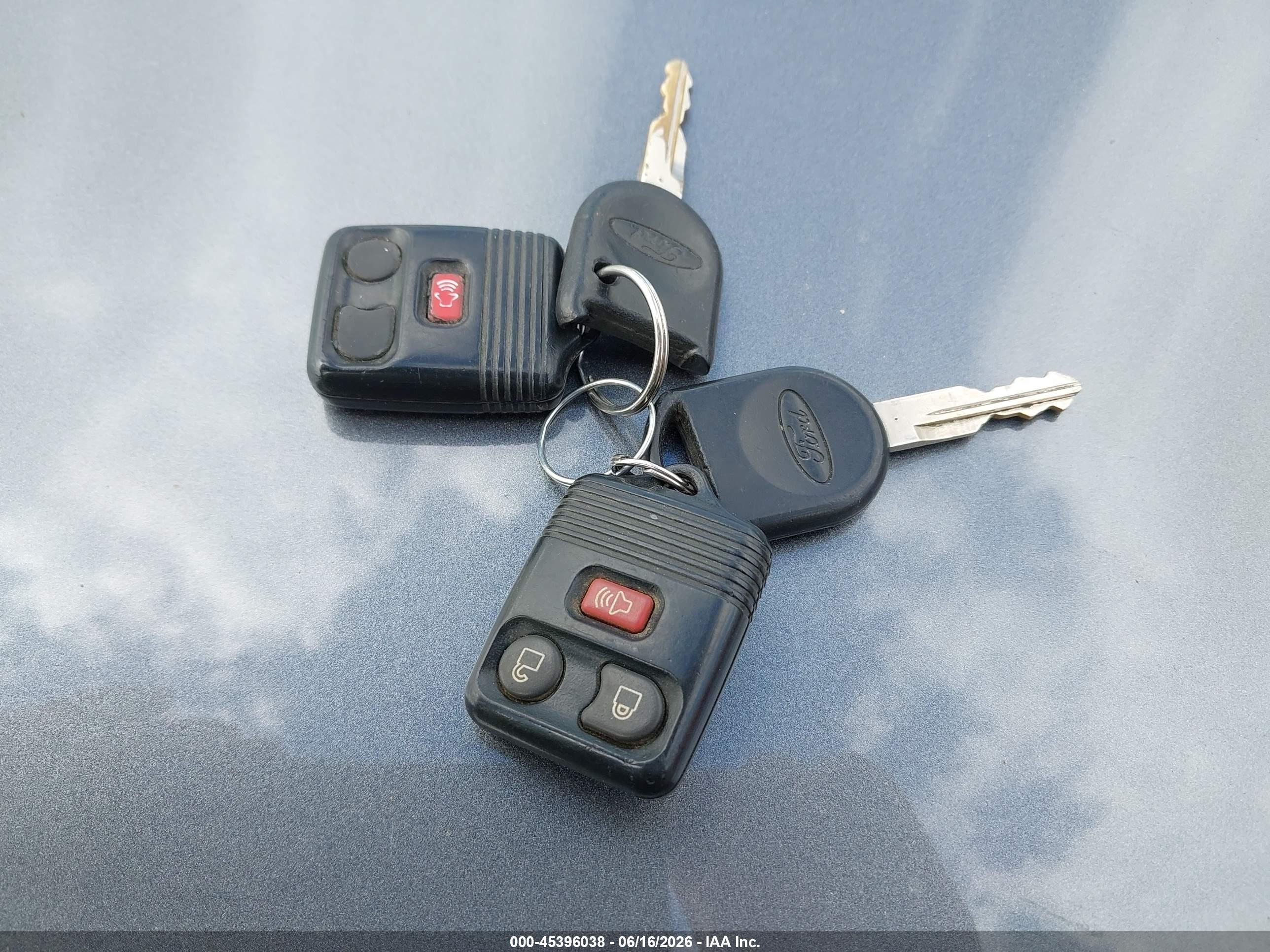 2007 Ford Explorer Sport Trac Xlt Красный vin: 1FMEU51KX7UA64536