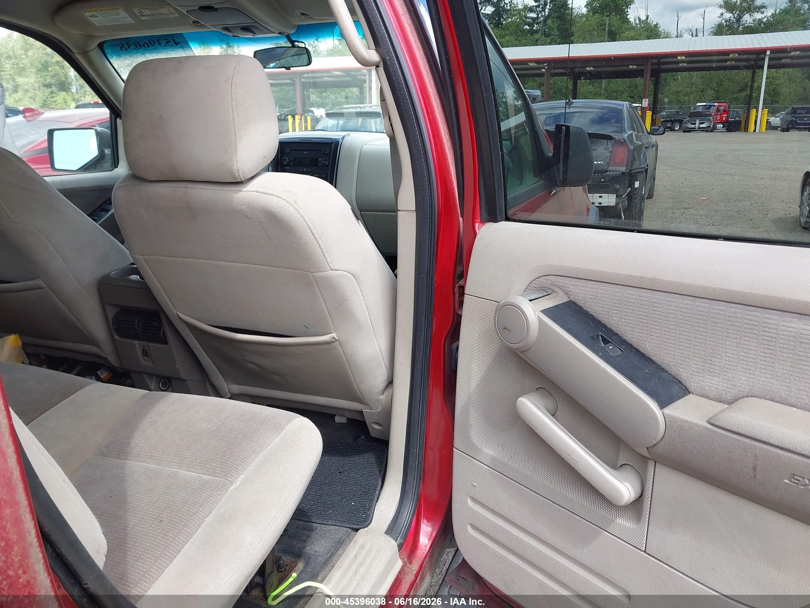 2007 Ford Explorer Sport Trac Xlt Красный vin: 1FMEU51KX7UA64536