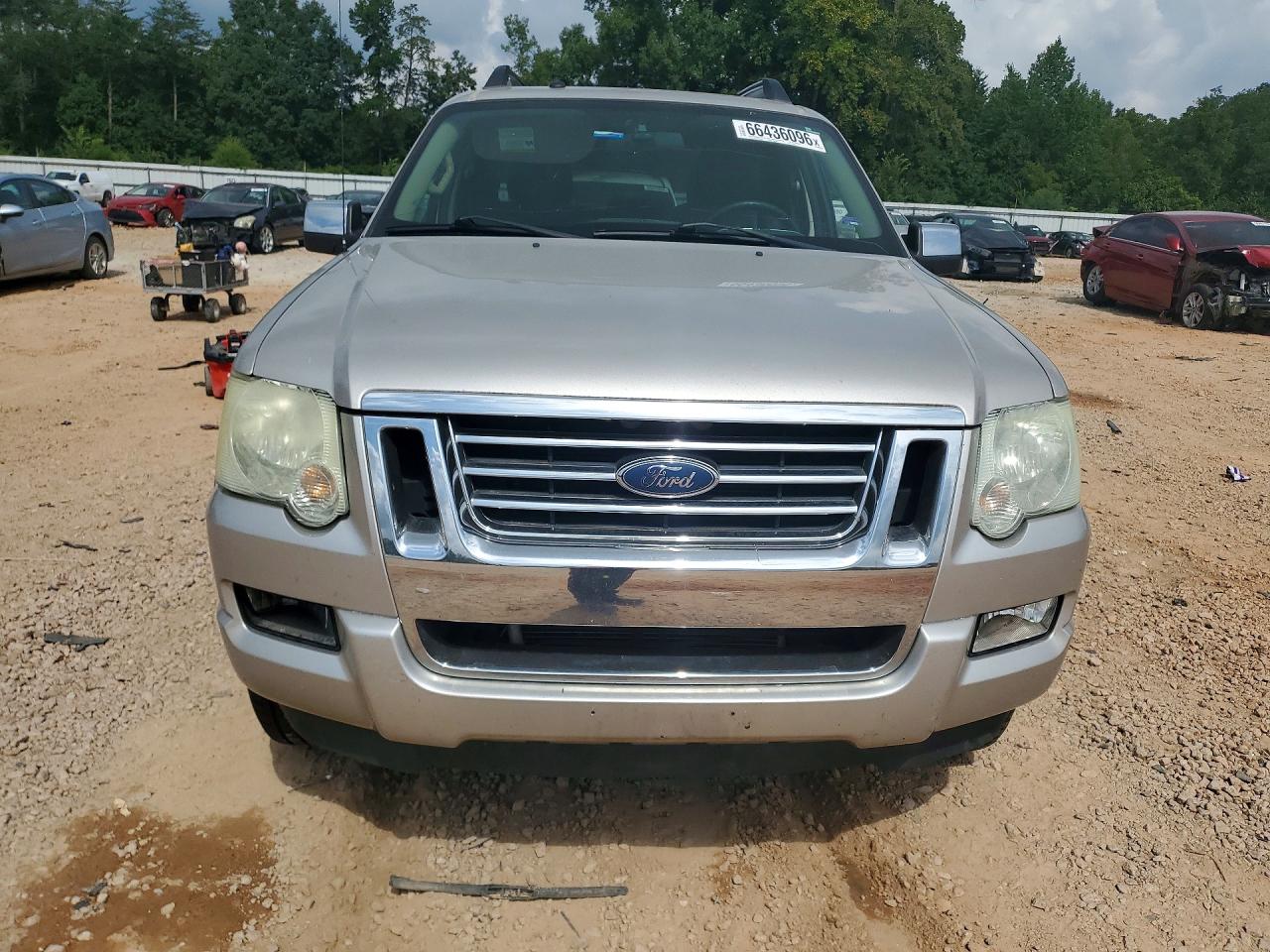 2007 Ford Explorer Sport Trac Limited Silver vin: 1FMEU53827UA64029
