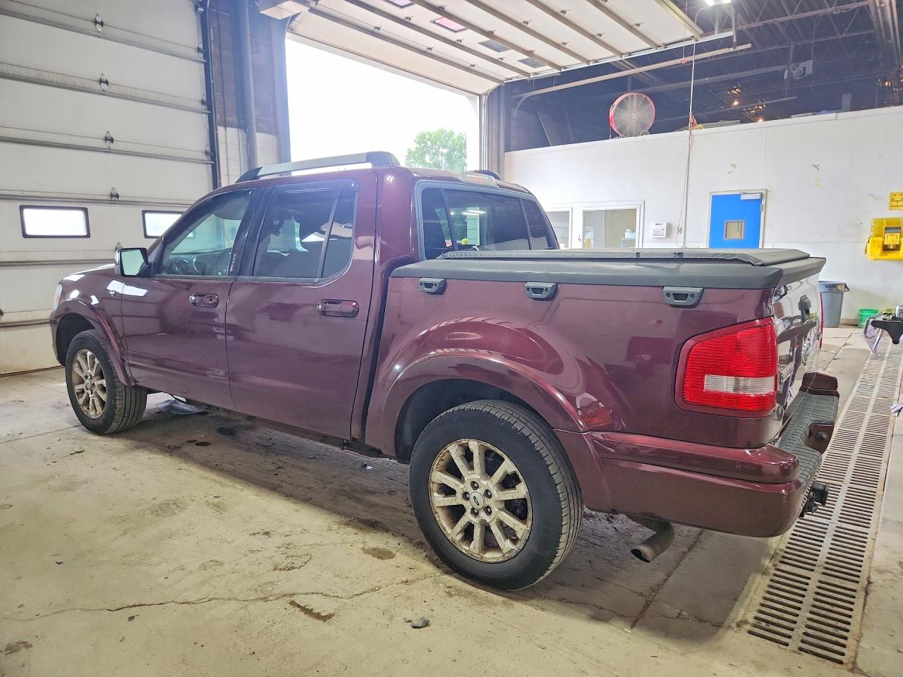 2007 Ford Explorer Sport Trac Limited Burgundy vin: 1FMEU53837UB45606