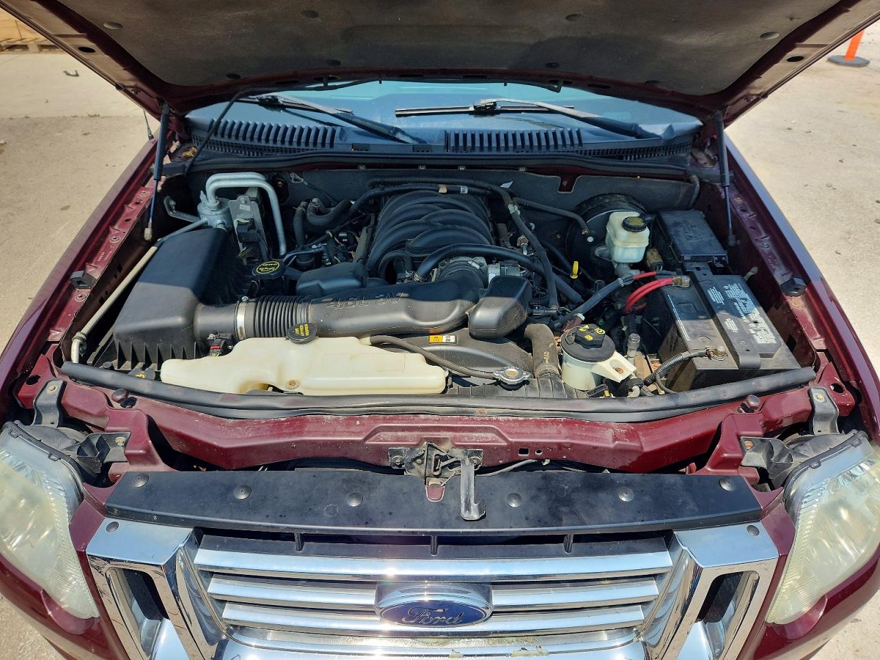 2007 Ford Explorer Sport Trac Limited Burgundy vin: 1FMEU53867UA09969
