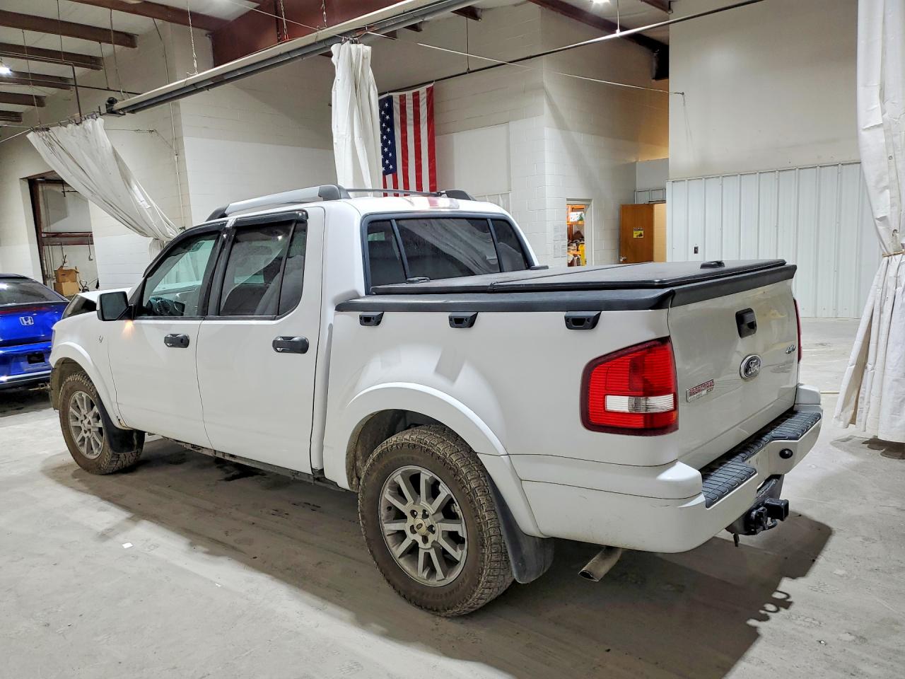 2007 Ford Explorer Sport Trac Limited White vin: 1FMEU53867UB05889